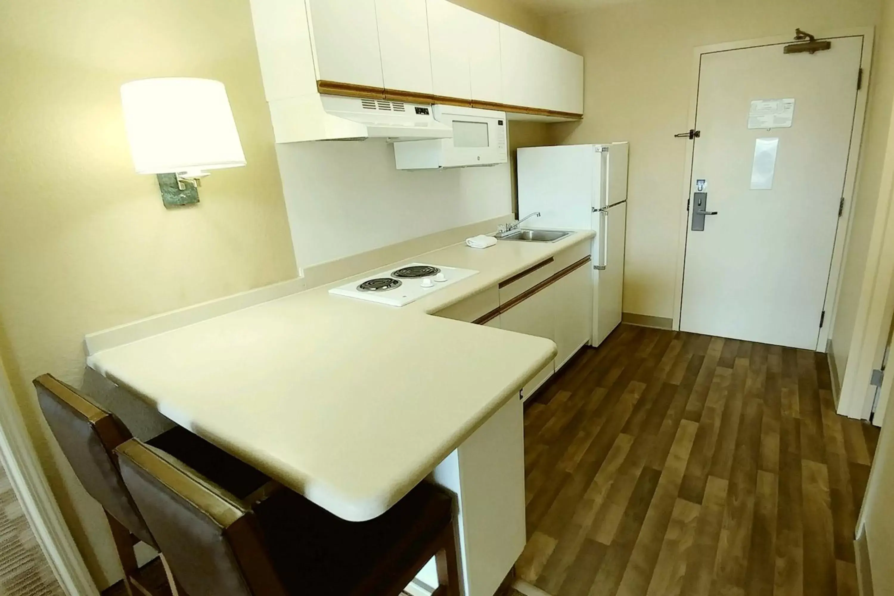 Kitchen or kitchenette, Kitchen/Kitchenette in Extended Stay America Suites - Cleveland - Airport - North Olmsted