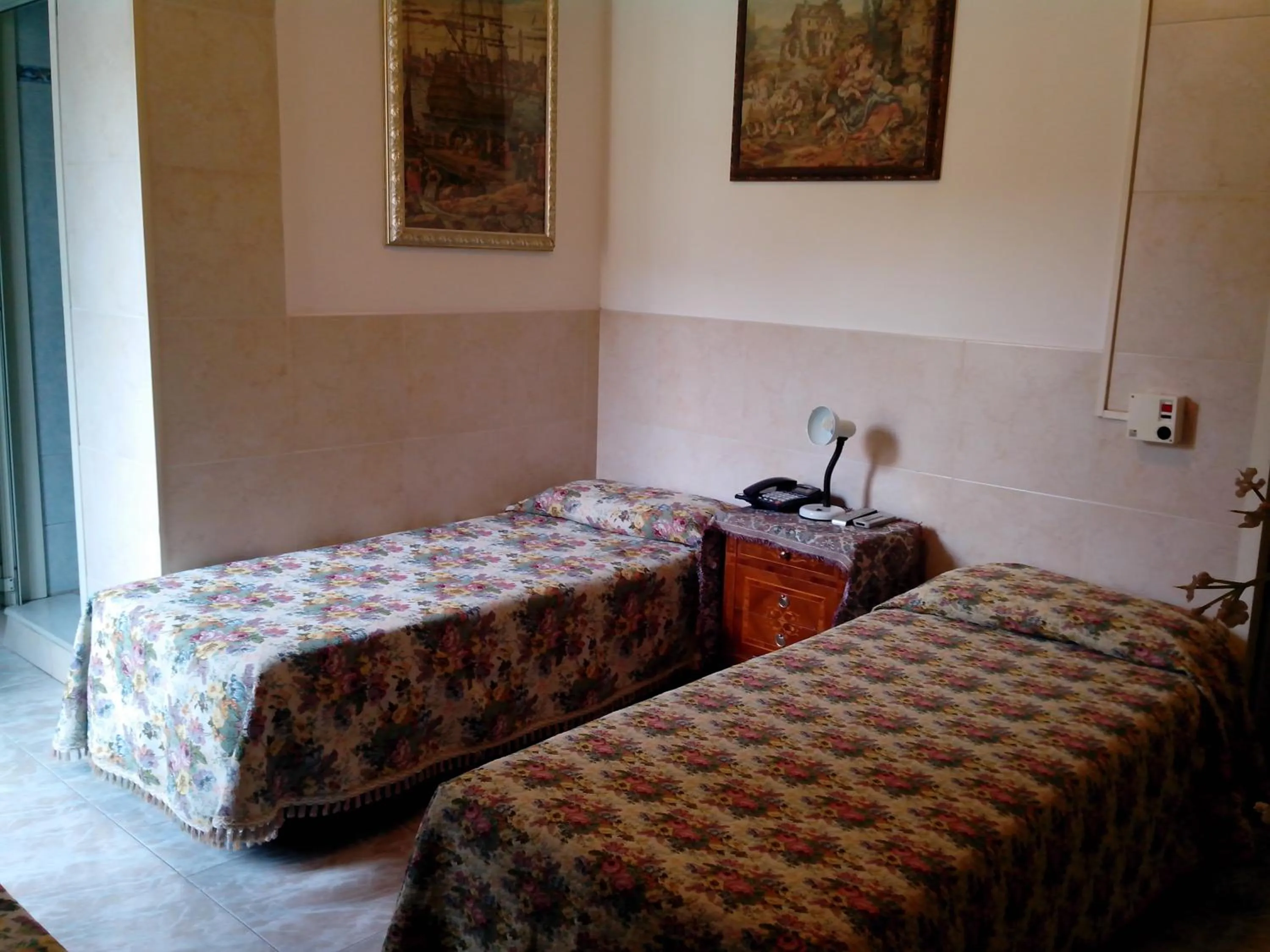 Photo of the whole room, Bed in Hotel Stadler 2