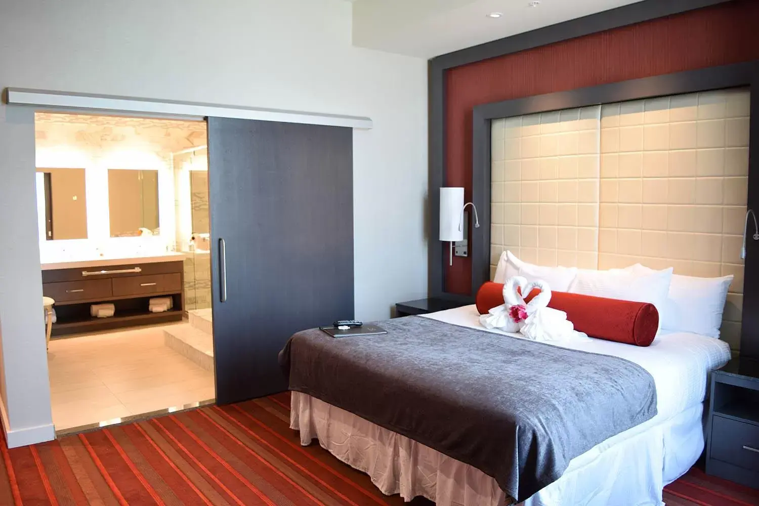 Bedroom, Bed in Rhythm City Casino & Resort