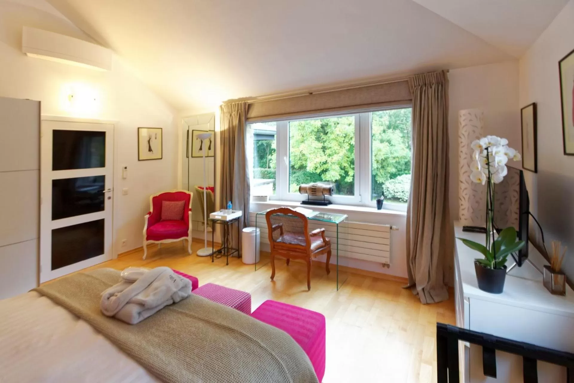 Bedroom, Bed in Villa Tiffany