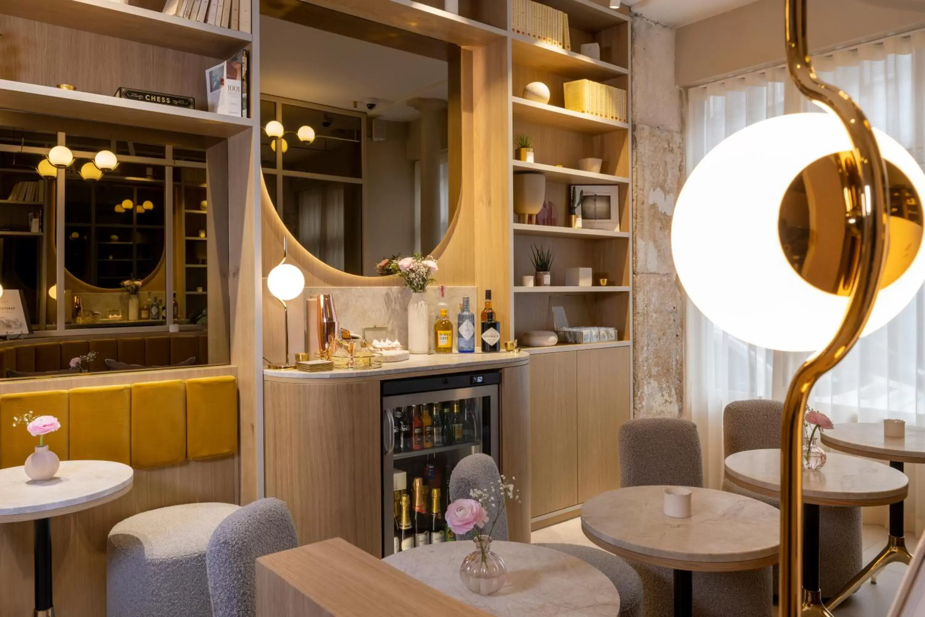 Lounge or bar in Hôtel Beige