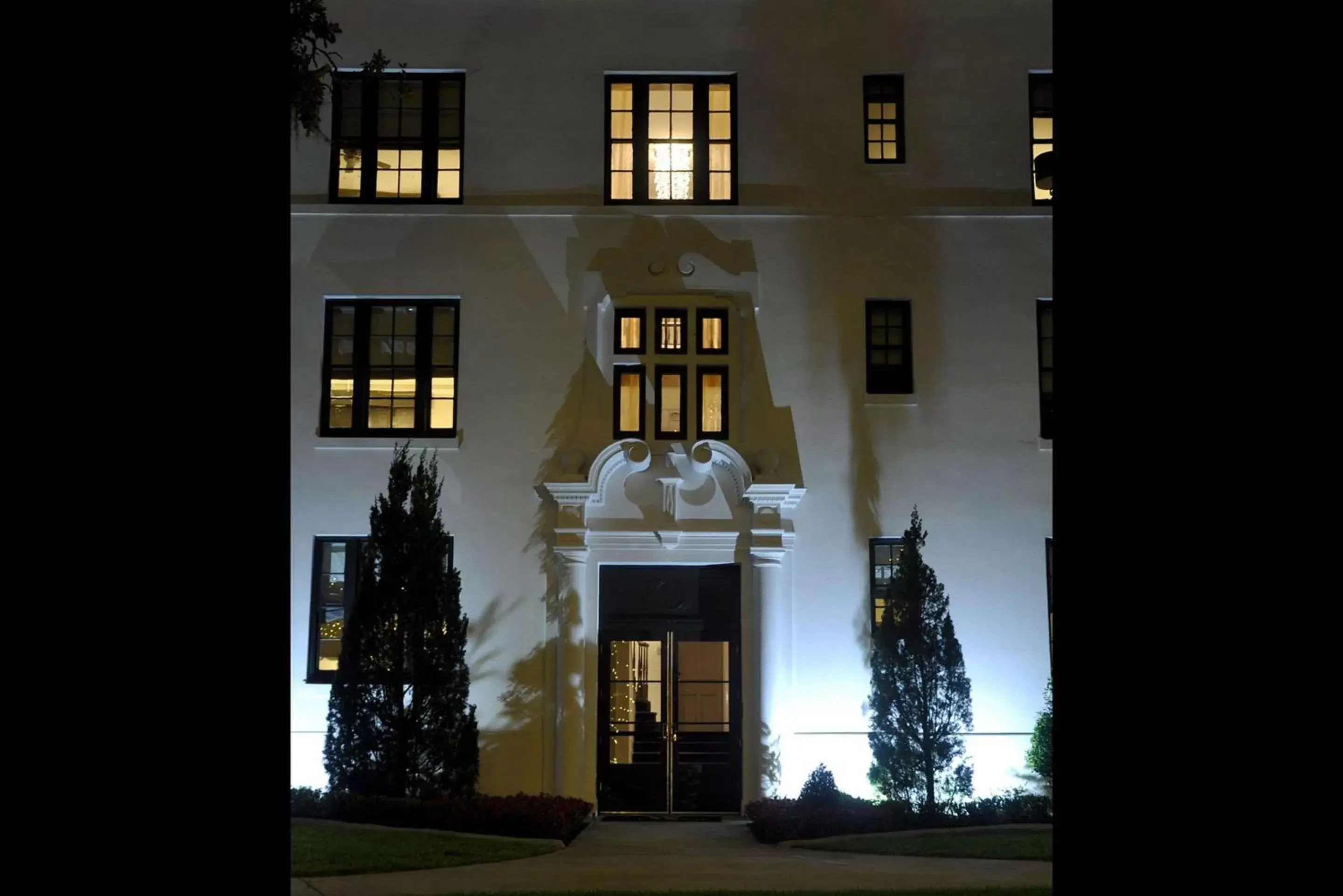 Property Building in White House Hotel