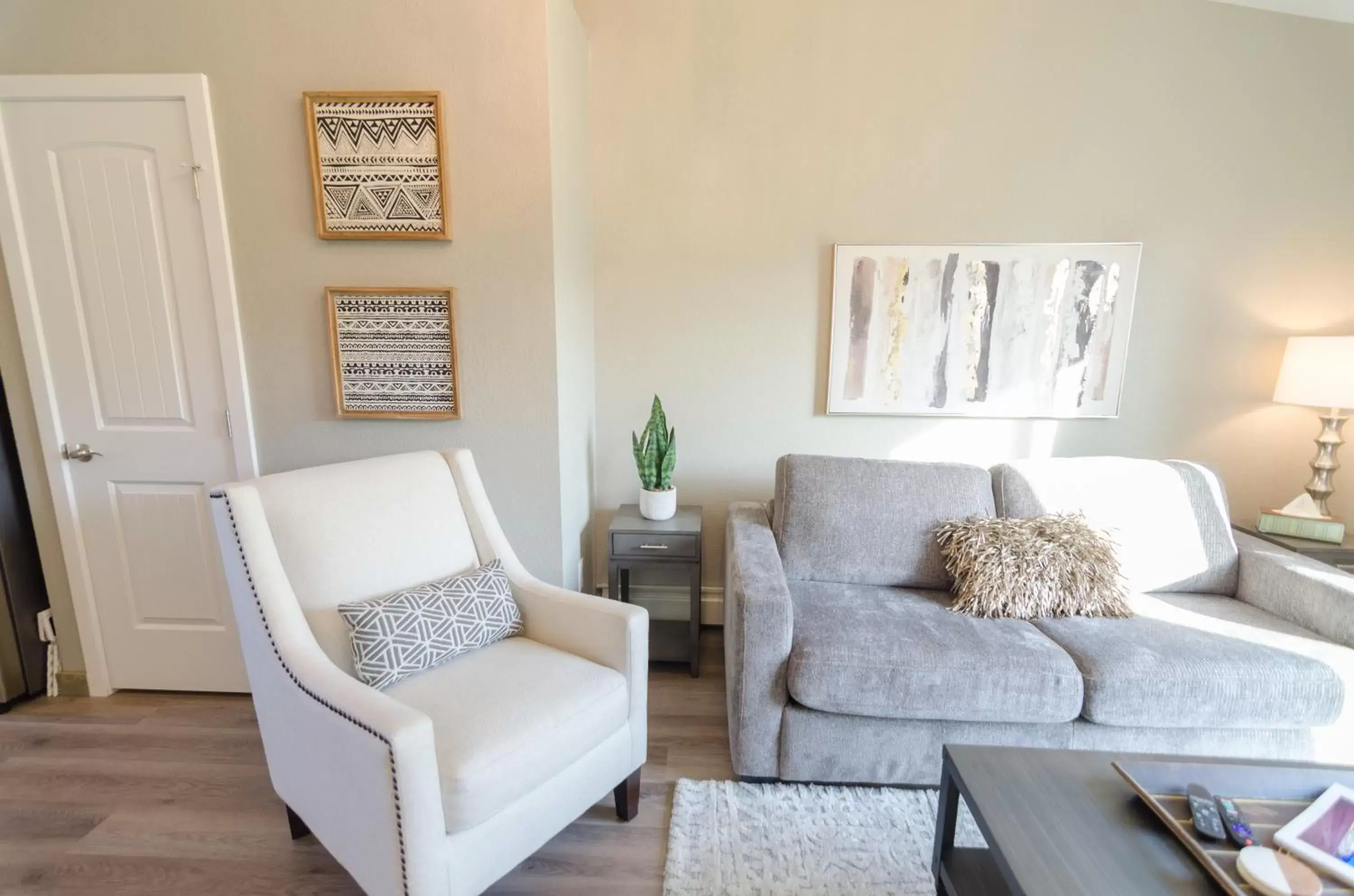 Living room, Seating Area in Colony Suites