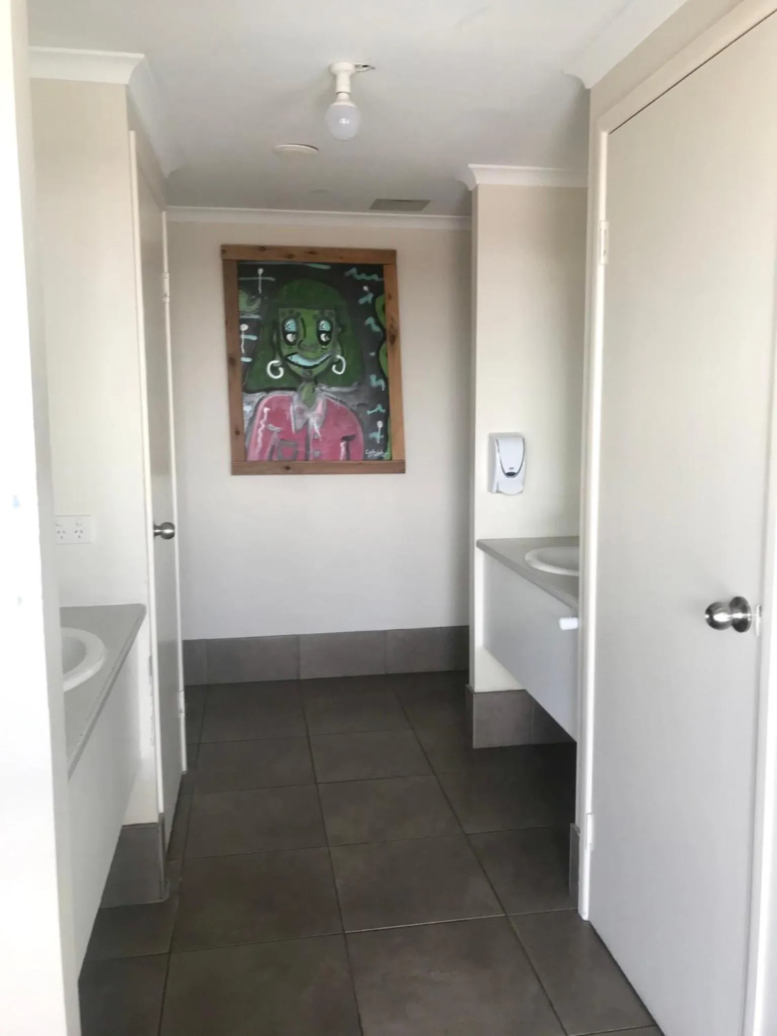Bathroom in Hervey Bay Flashpackers