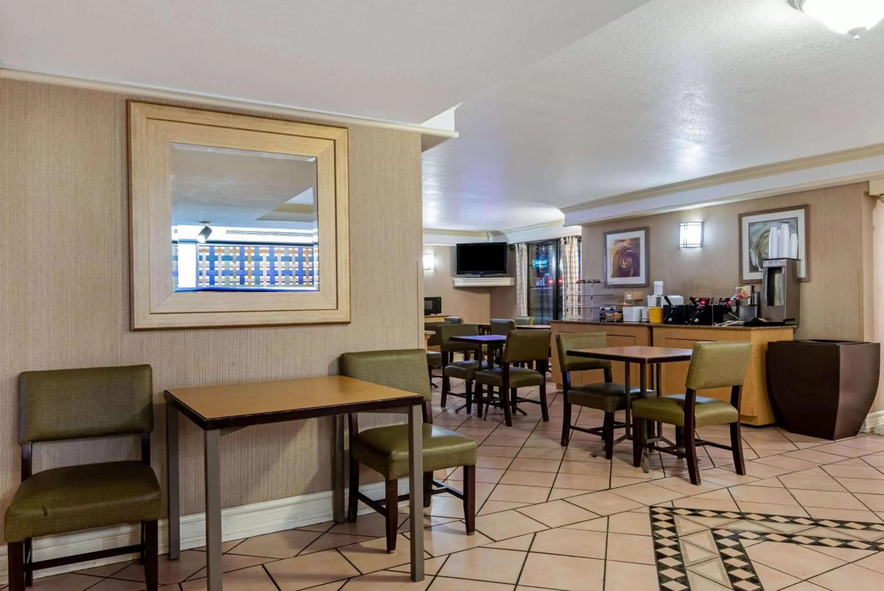 Restaurant/Places to Eat in La Quinta Inn by Wyndham Amarillo Mid-City