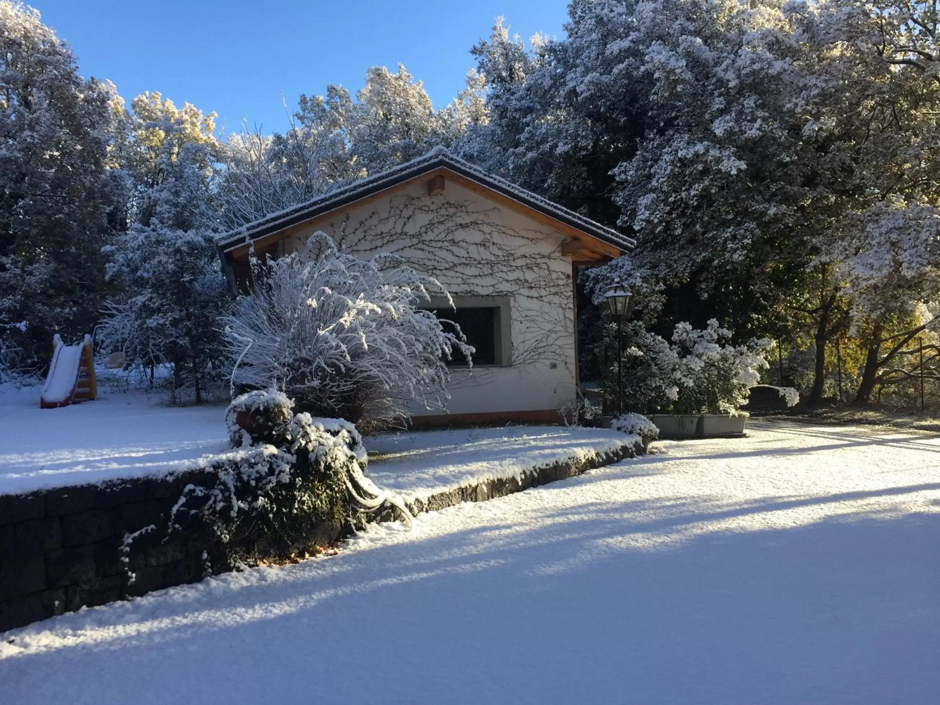 Winter, Property Building in Domus Verdiana