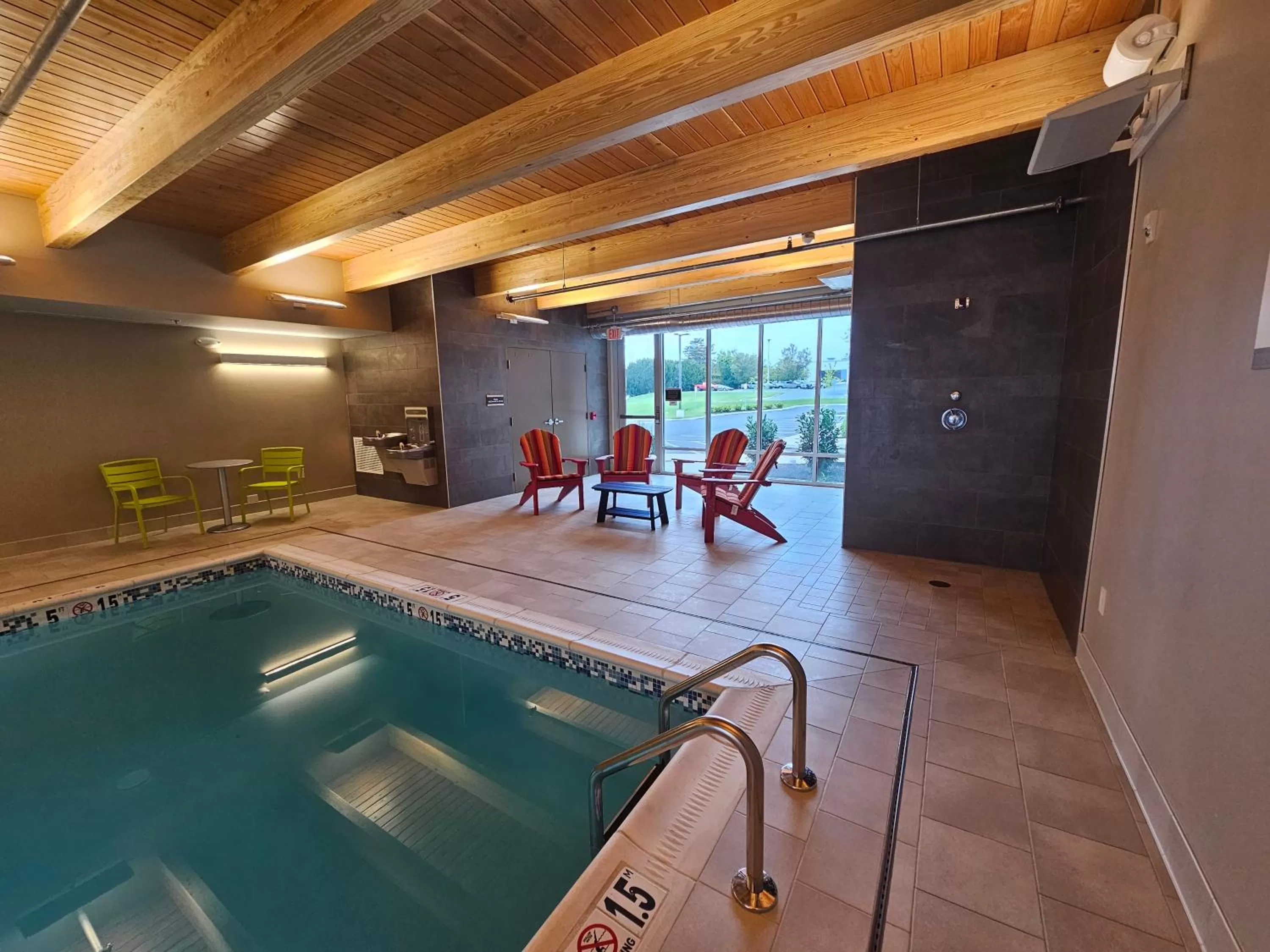 Swimming pool in Home2 Suites By Hilton Allentown Bethlehem Airport