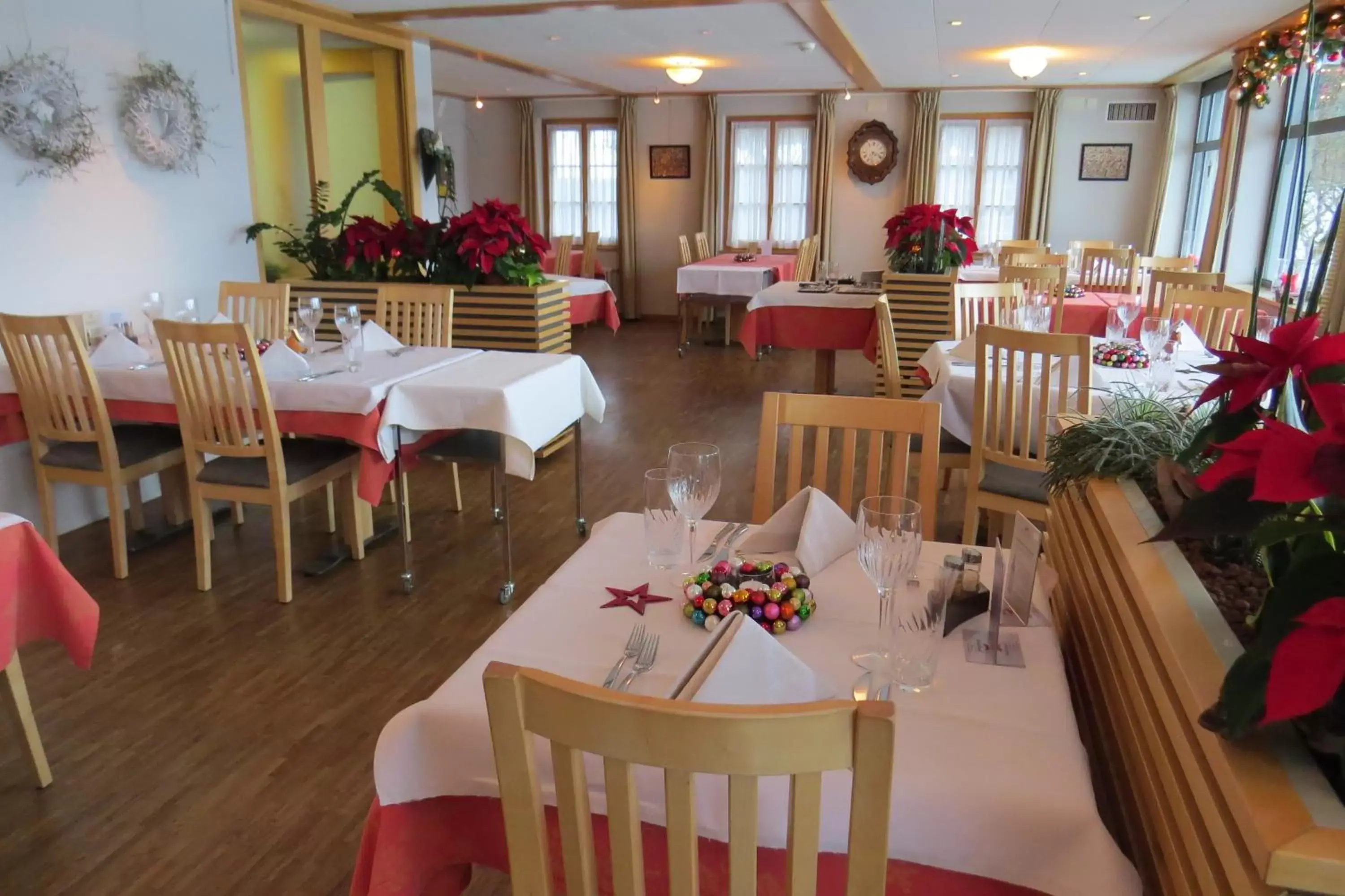 Restaurant/Places to Eat in Hotel Restaurant Sternen