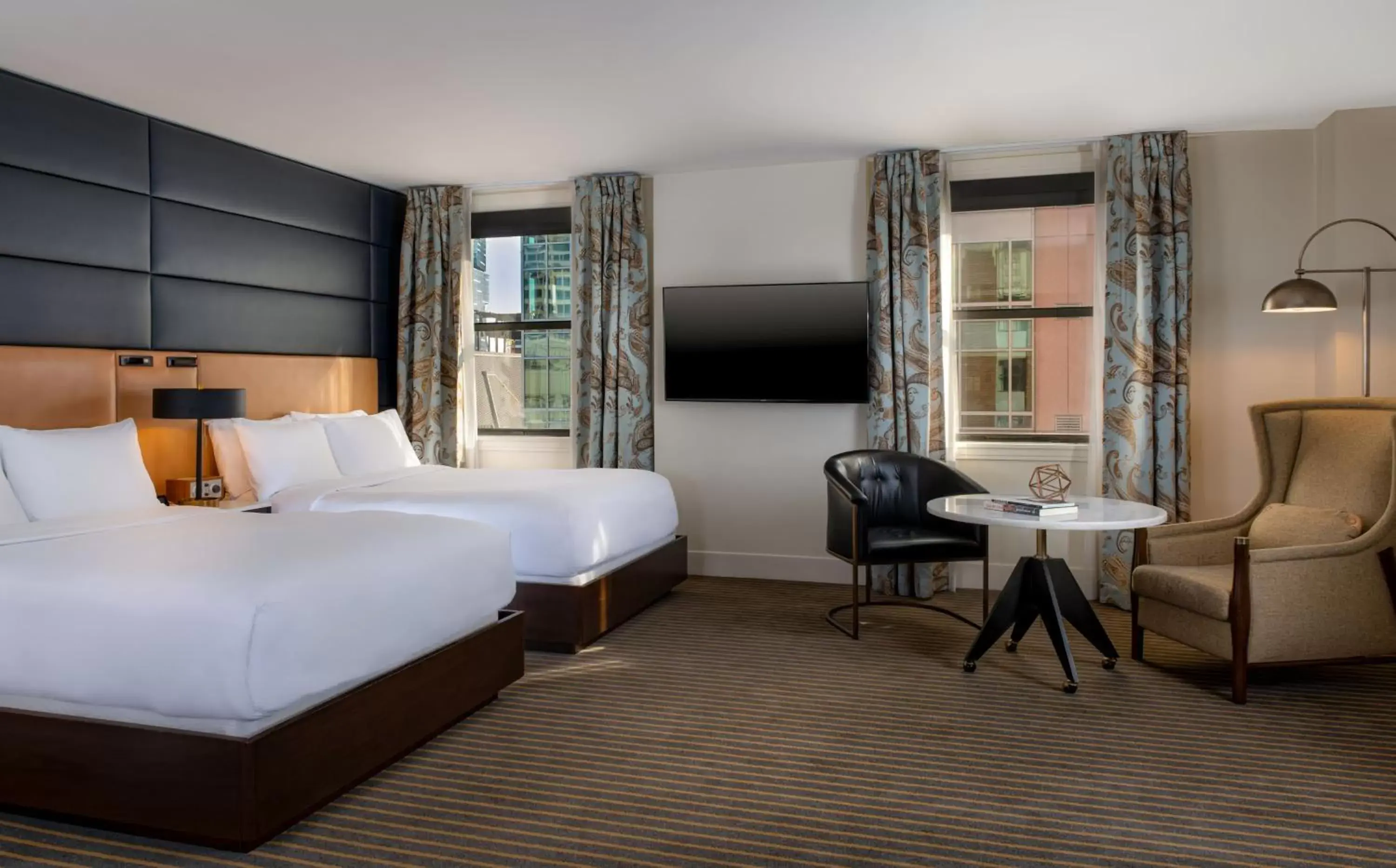 Deluxe Double Room in Hotel Theodore Seattle Downtown, Tapestry by Hilton Deluxe Double Room in Hotel Theodore Seattle Downtown, Tapestry by Hilton