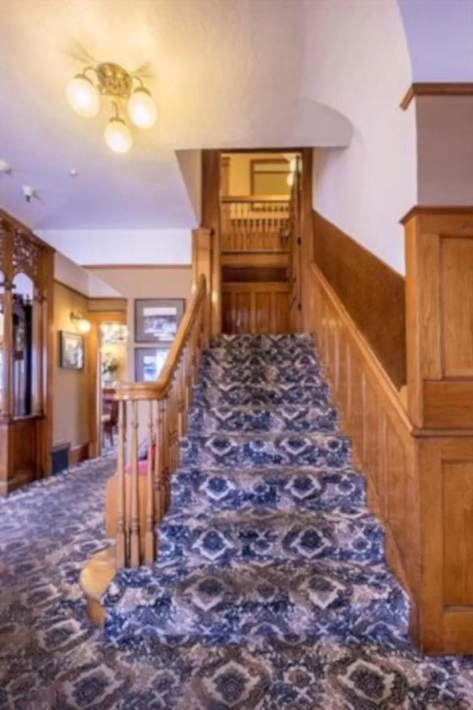 Facade/entrance in Pacific Grove Inn