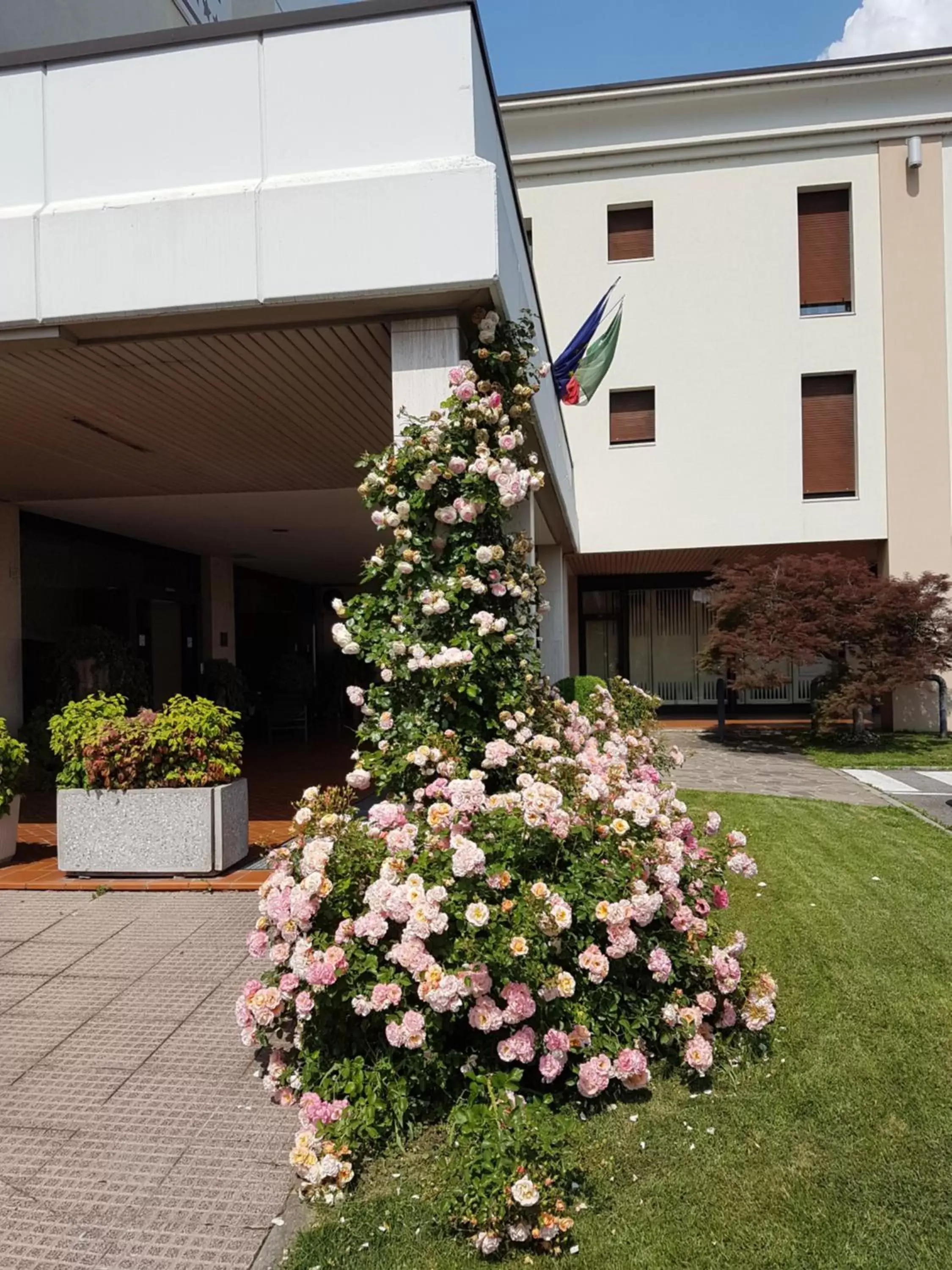 Property Building in Hotel Continental Brescia