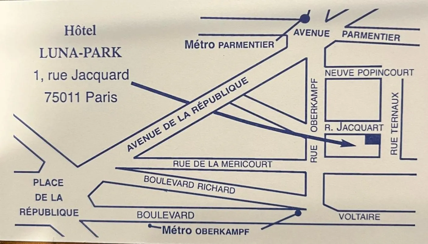 Text overlay in Hotel Luna Park