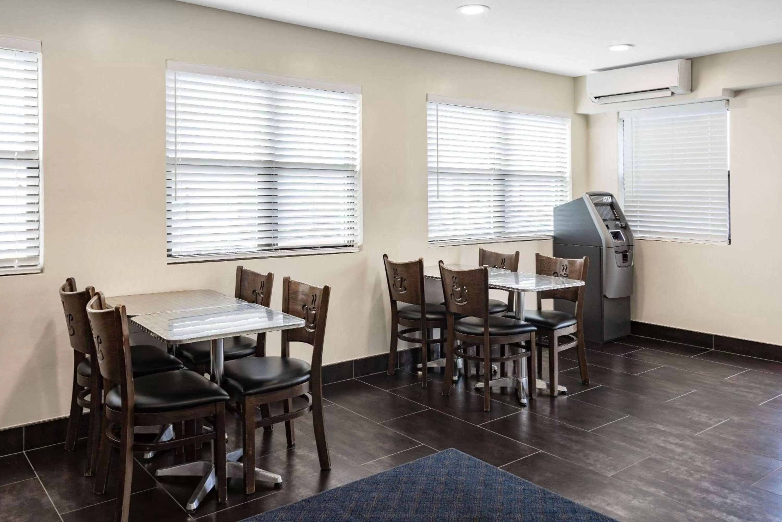 Breakfast in Super 8 by Wyndham Lindenhurst