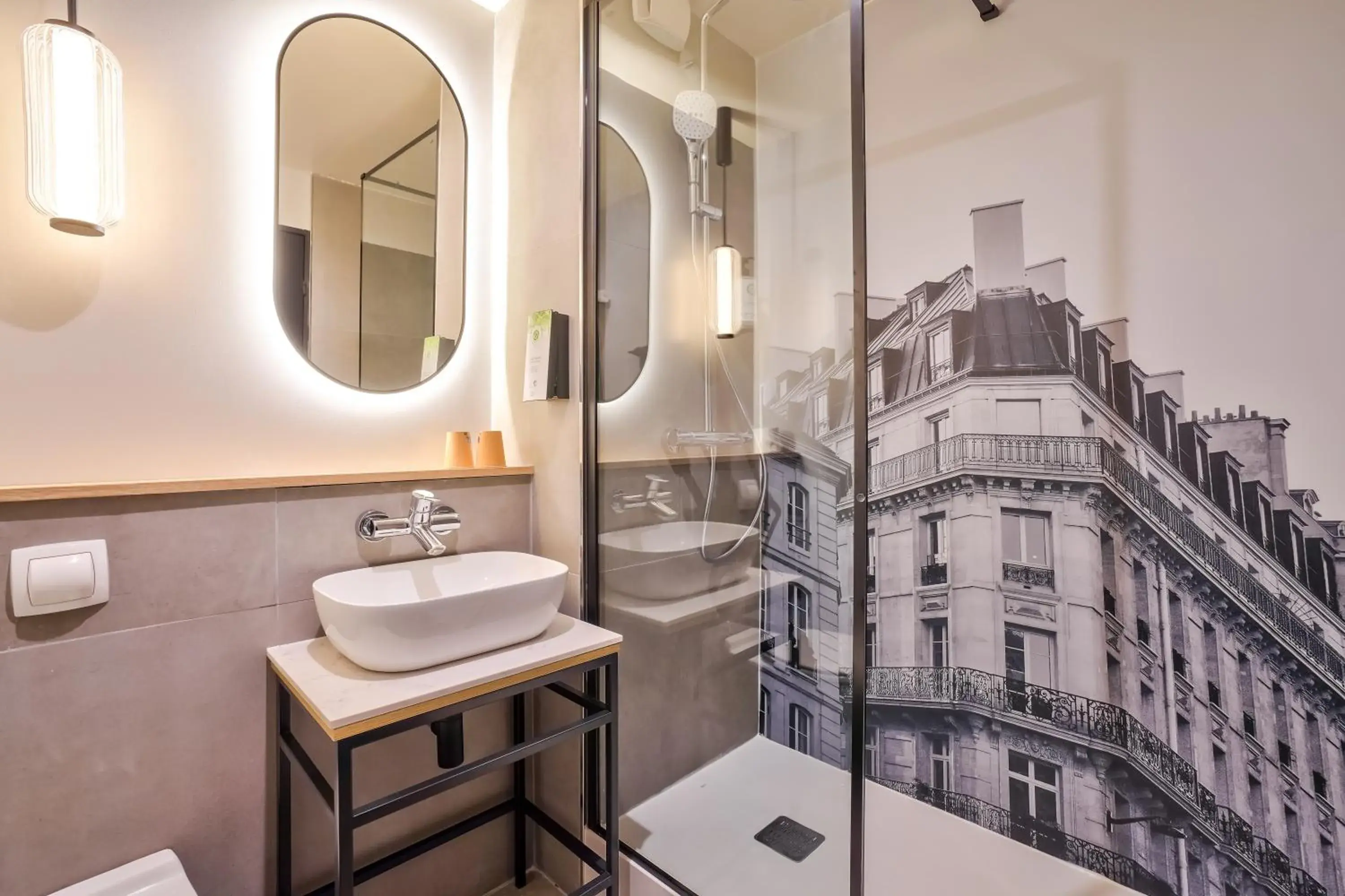 Bathroom in Campanile Paris Ouest - Pont De Suresnes