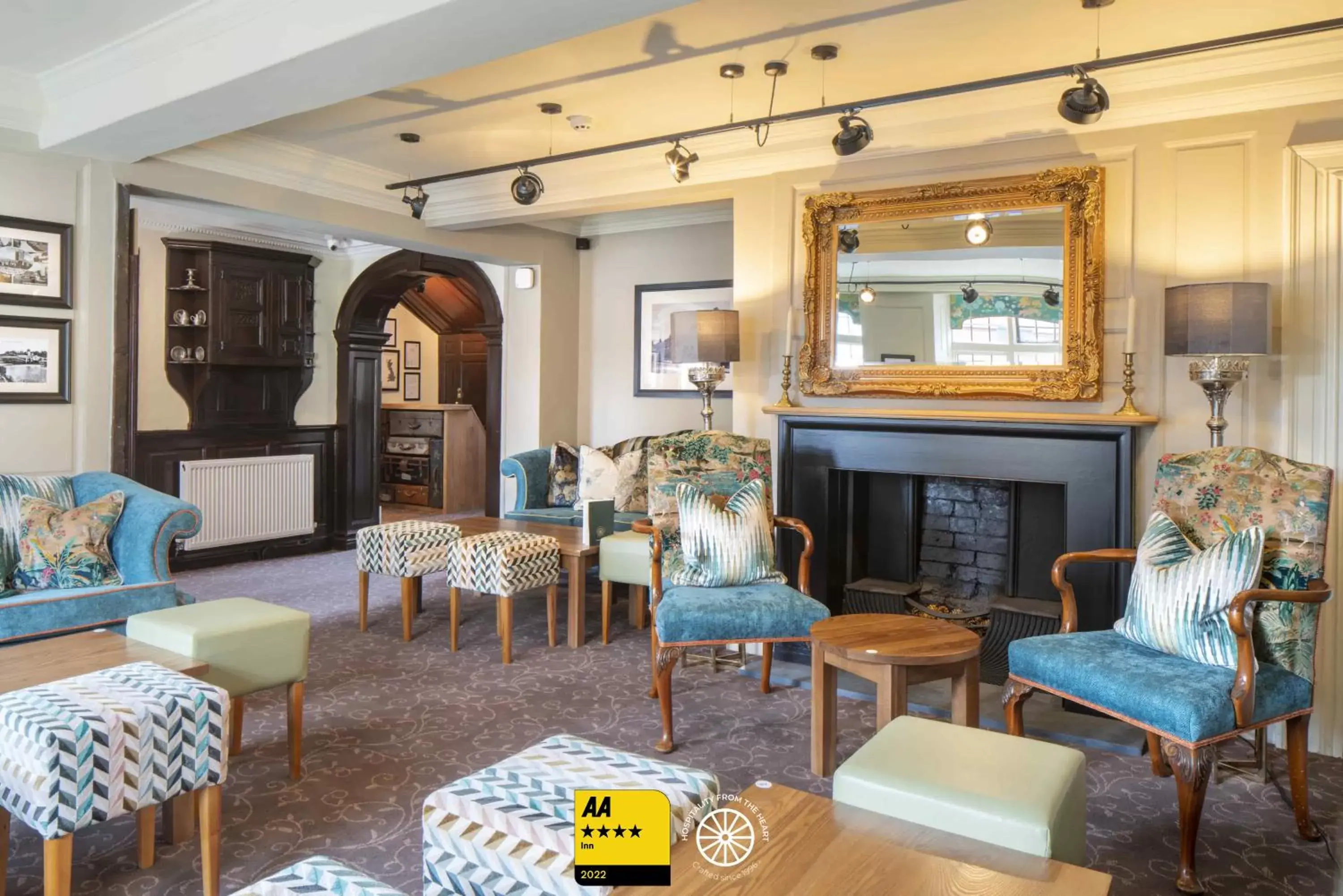 Lounge or bar, Seating Area in The Tudor House Hotel, Tewkesbury, Gloucestershire