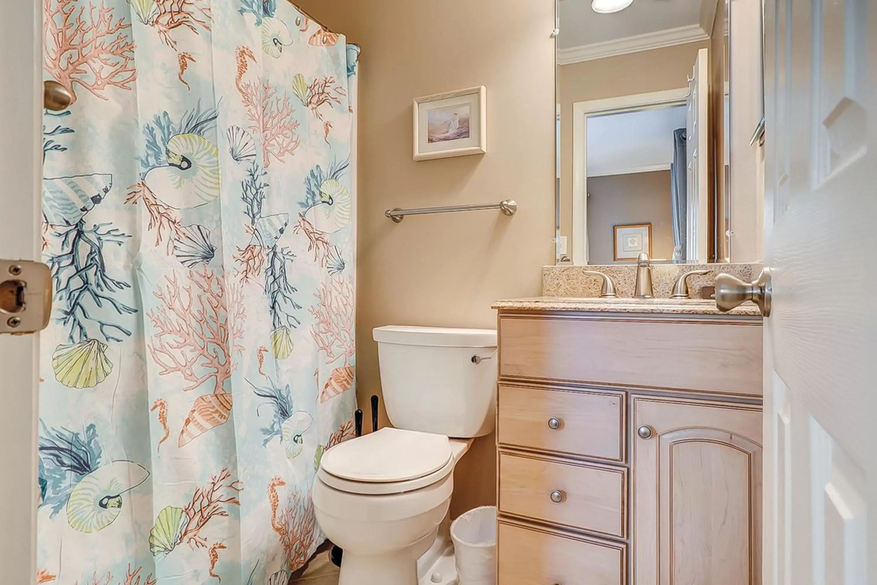 Bathroom in Fiddlers Cove 22J