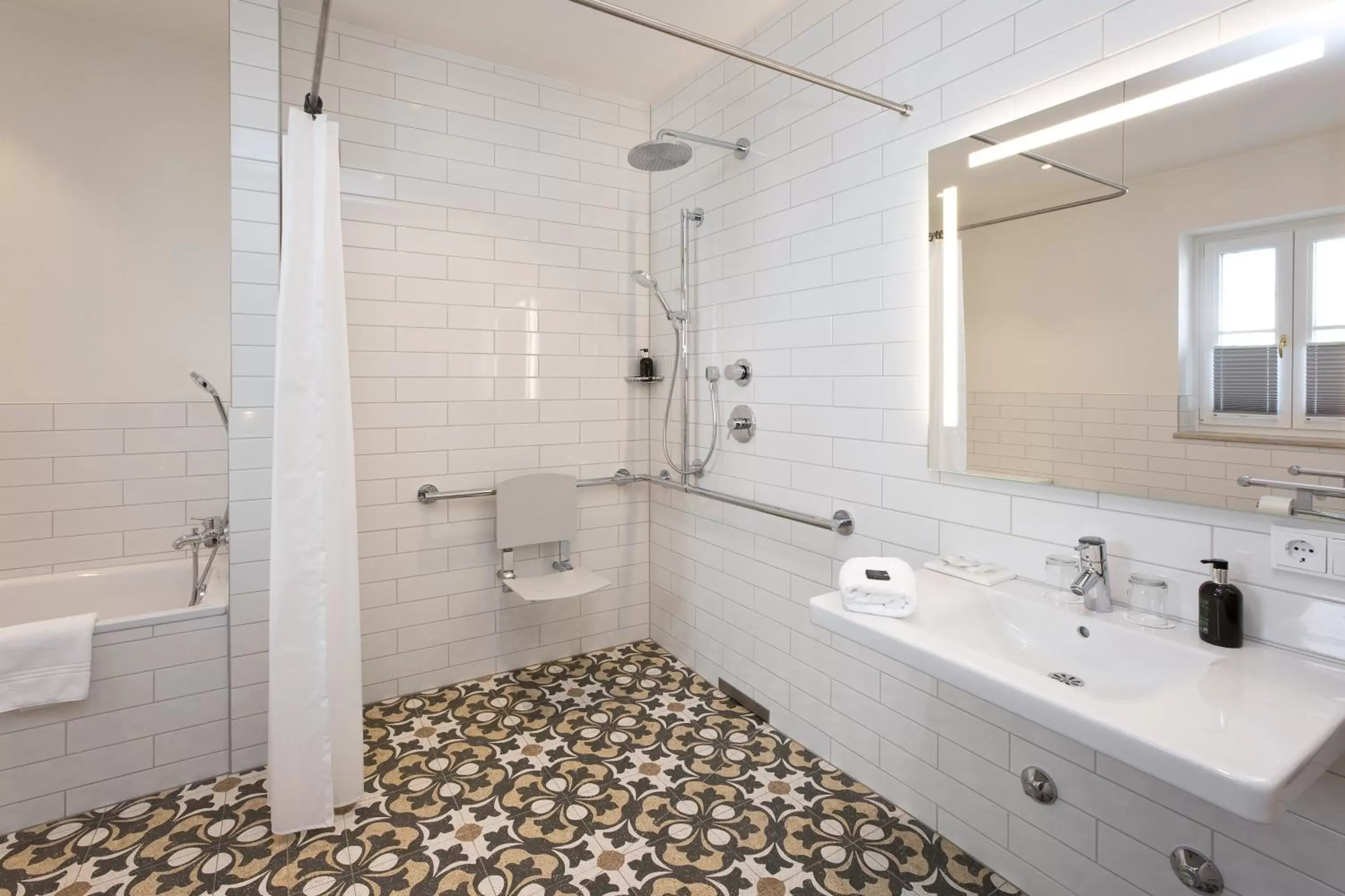Shower, Bathroom in Hotel Hirsch