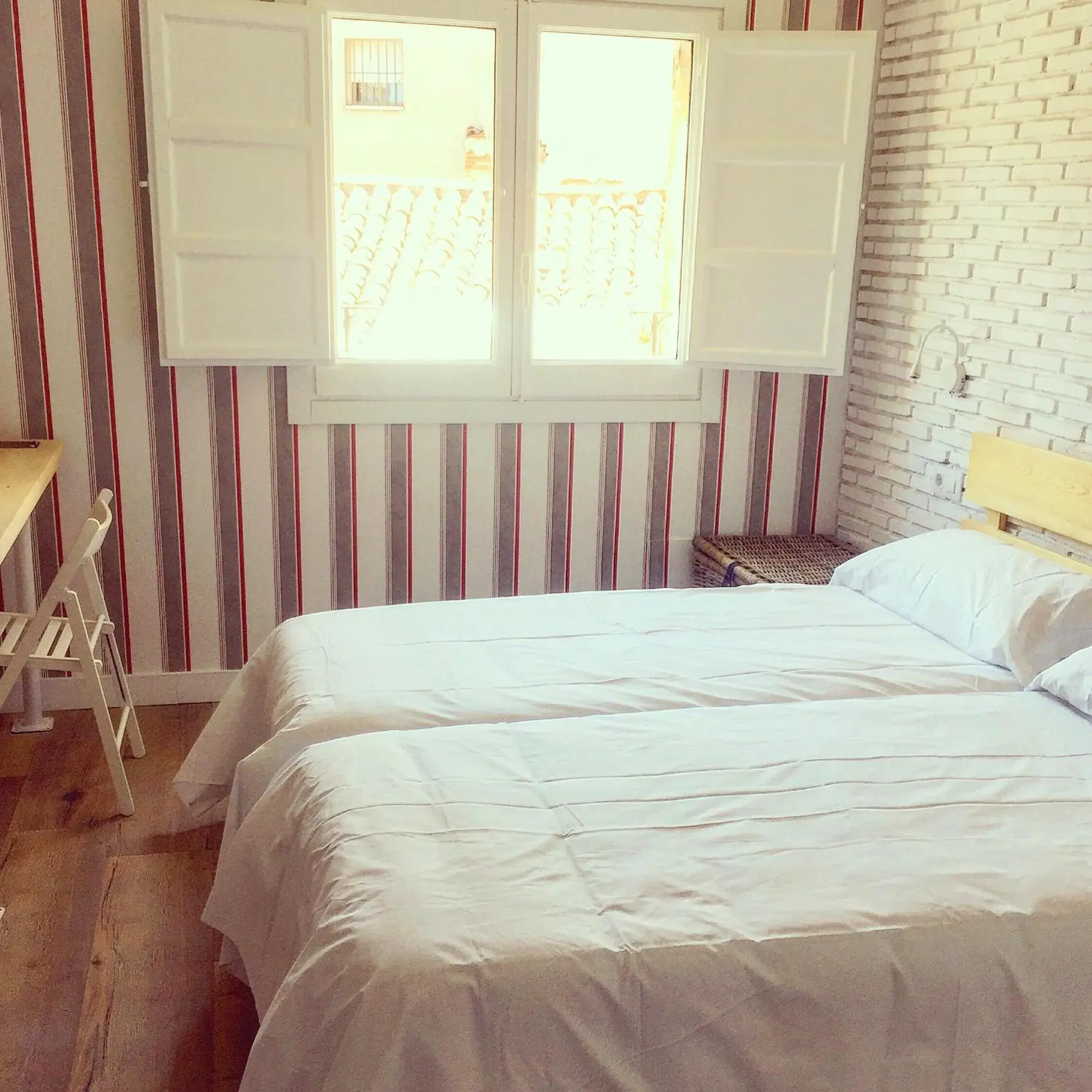 Photo of the whole room, Bed in Le Vintage