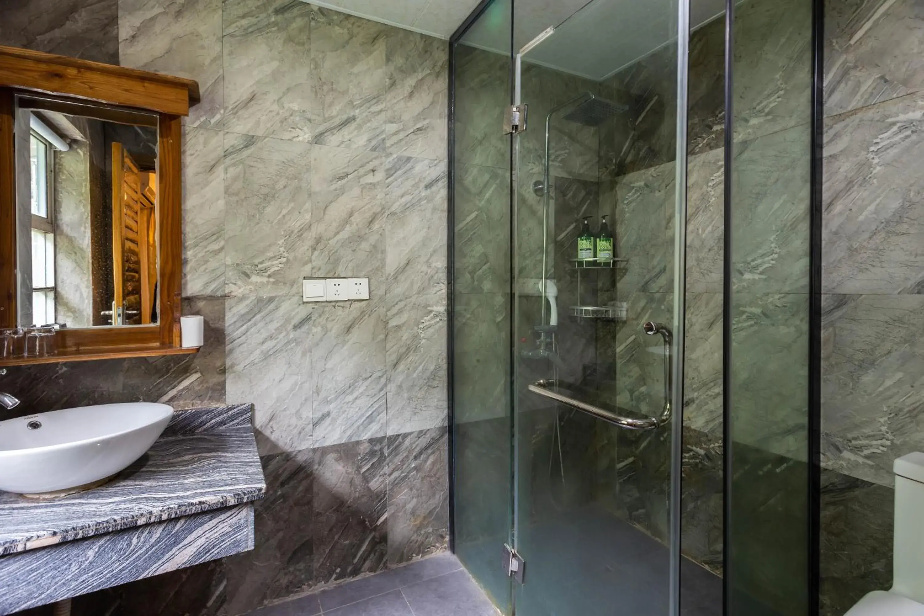 Shower, Bathroom in Zhangjiajie Destination Youth Hostel