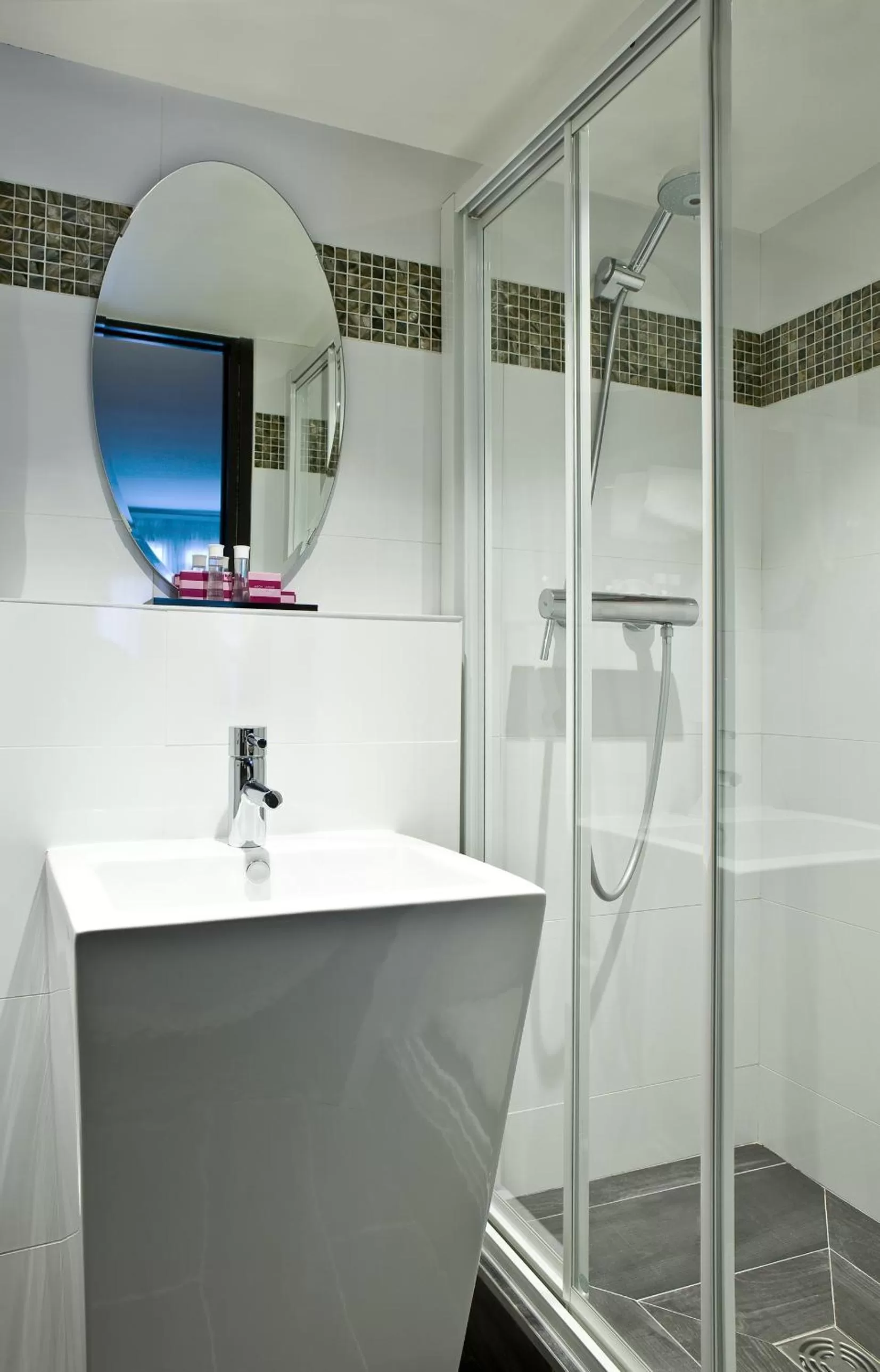 Bathroom in Hotel Antin Trinité