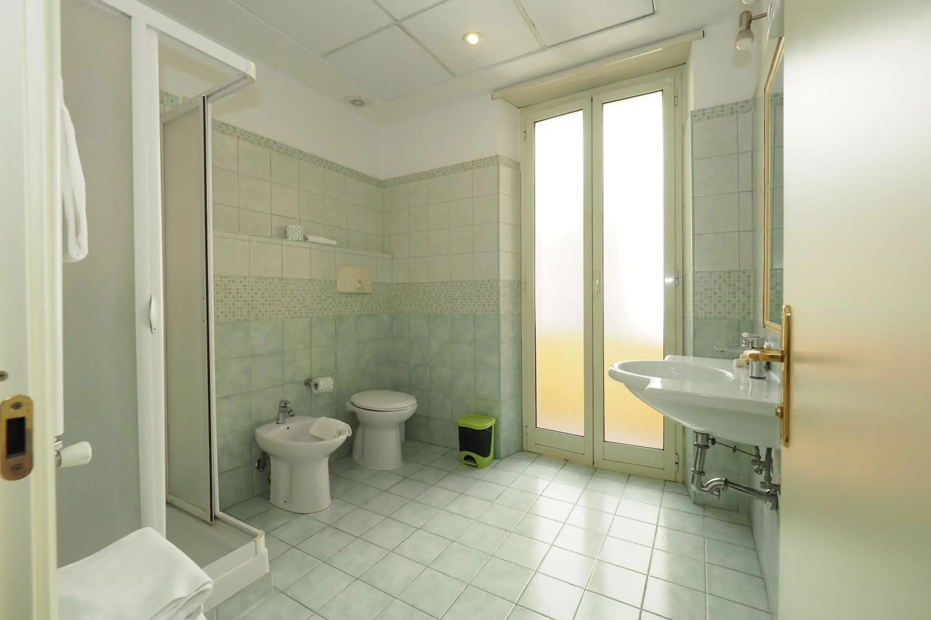 Bathroom in Hotel Osimar
