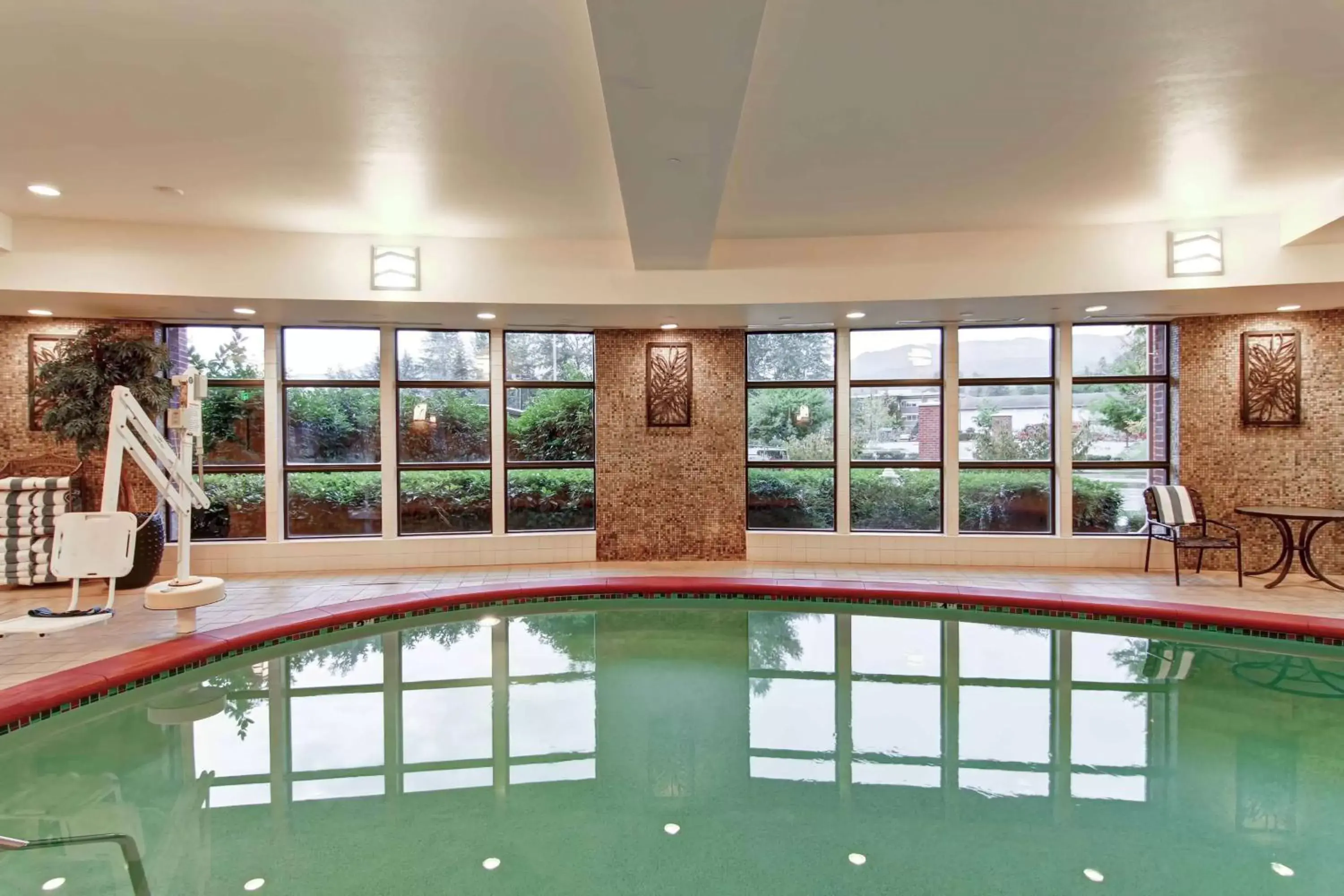 Pool view, Swimming Pool in Hilton Garden Inn Seattle/Issaquah