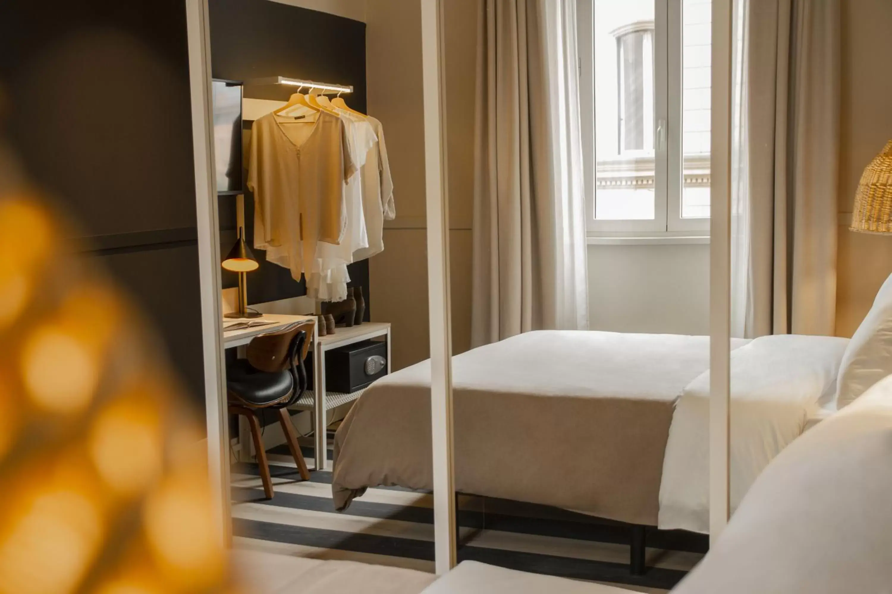 wardrobe, Bed in room007 Select Via Veneto