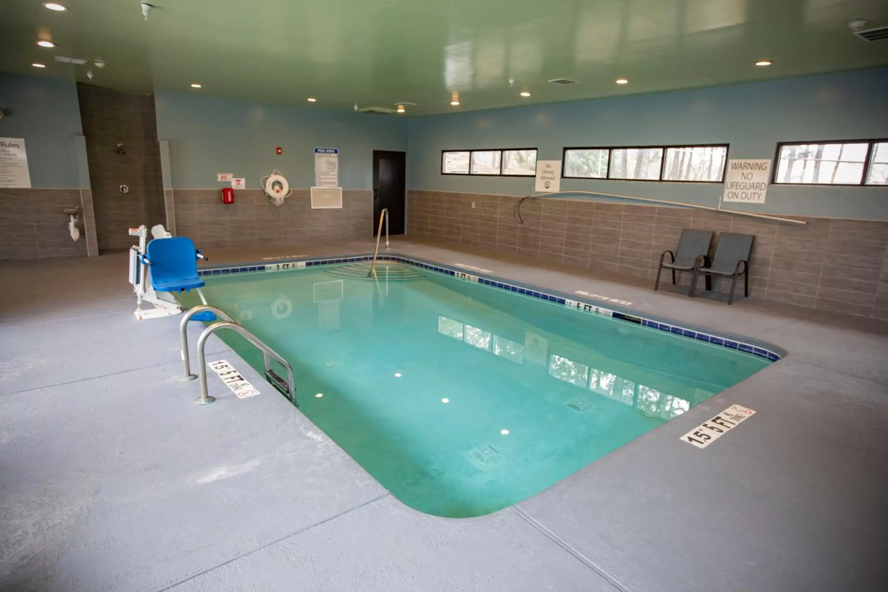 Activities, Swimming Pool in Holiday Inn Express & Suites - Locust Grove, an IHG Hotel