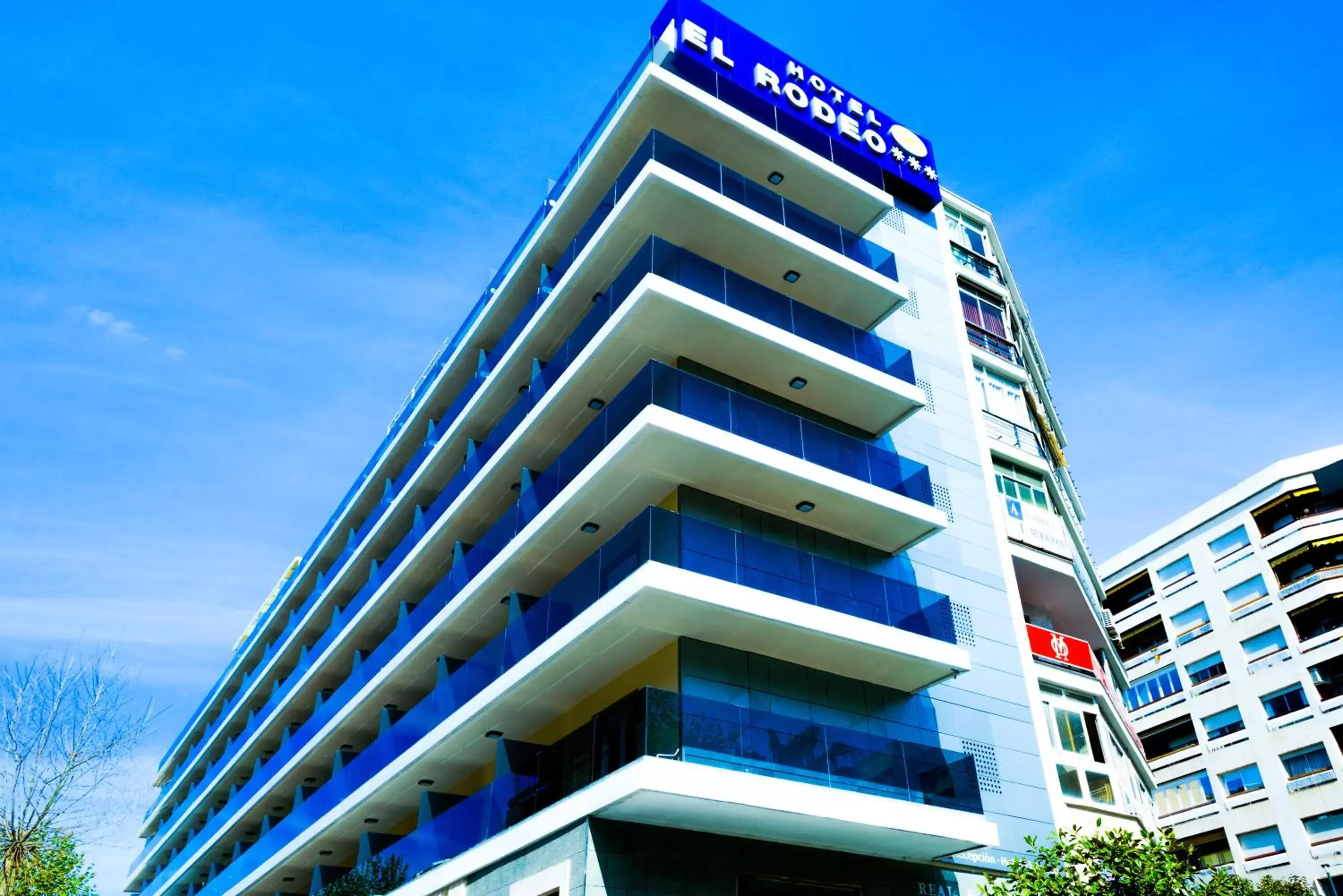Facade/entrance, Property Building in Hotel Monarque El Rodeo