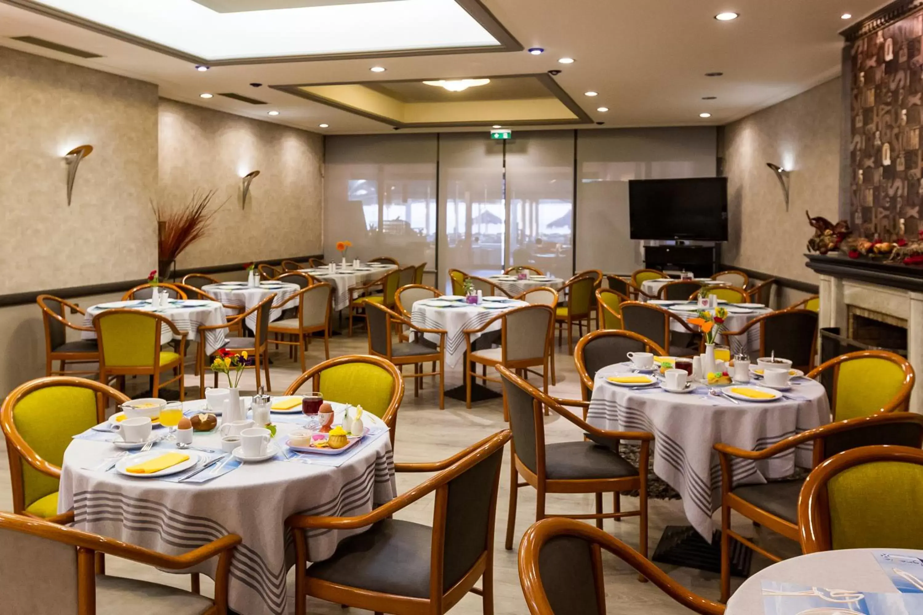 Buffet breakfast, Restaurant/Places to Eat in Ignatia Hotel
