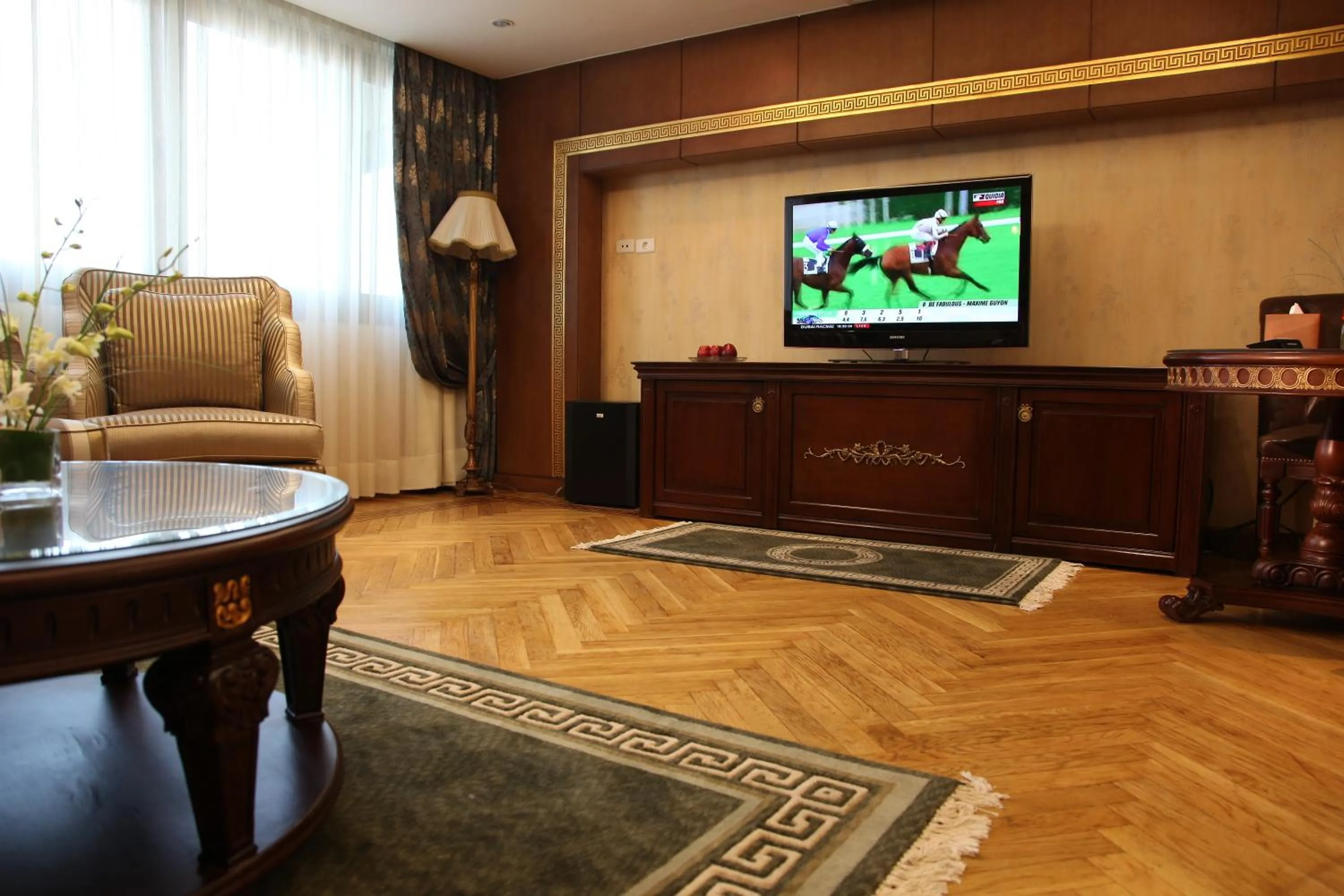 TV and multimedia in Helnan Landmark Hotel