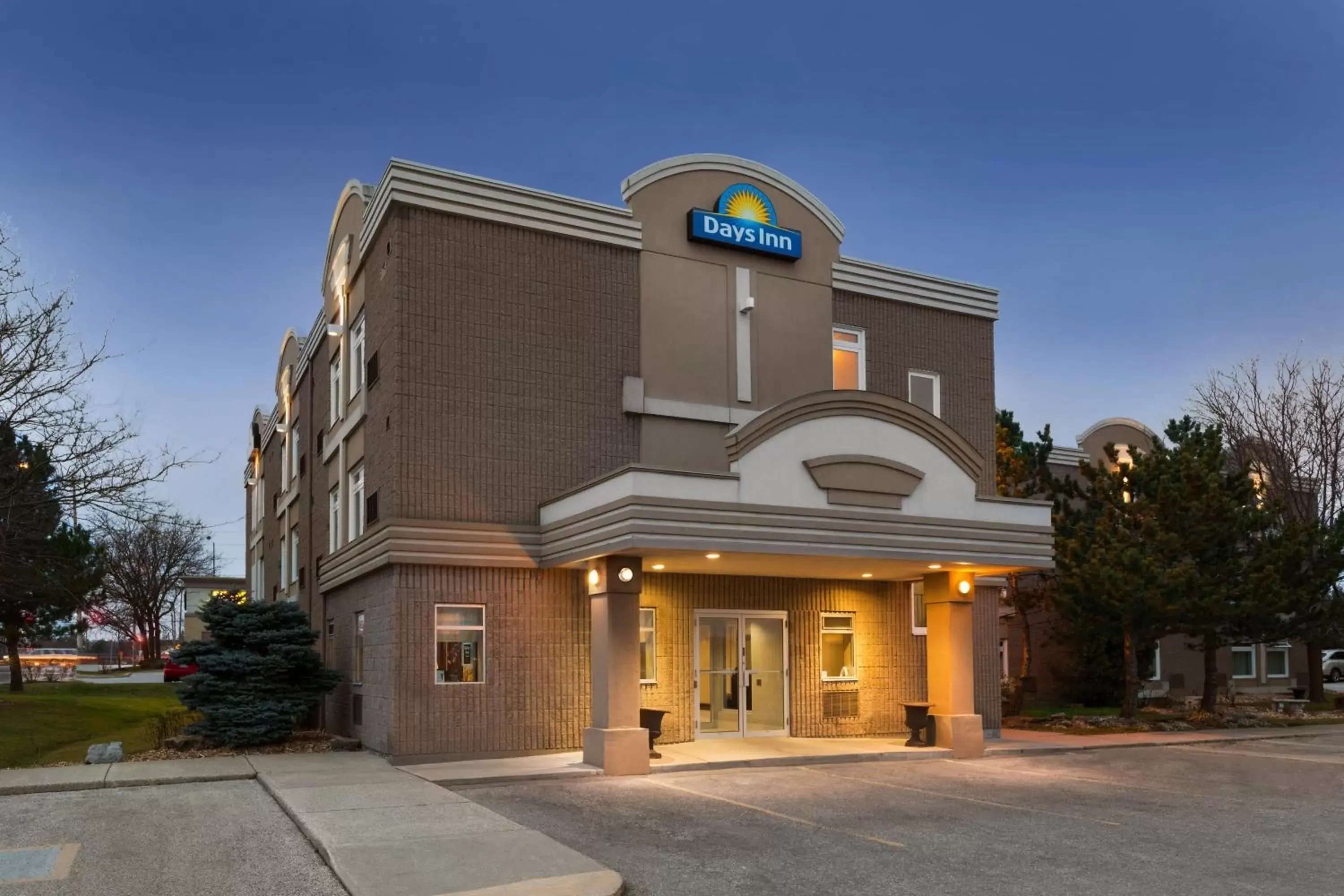 Facade/entrance, Property Building in Days Inn by Wyndham Toronto West Mississauga