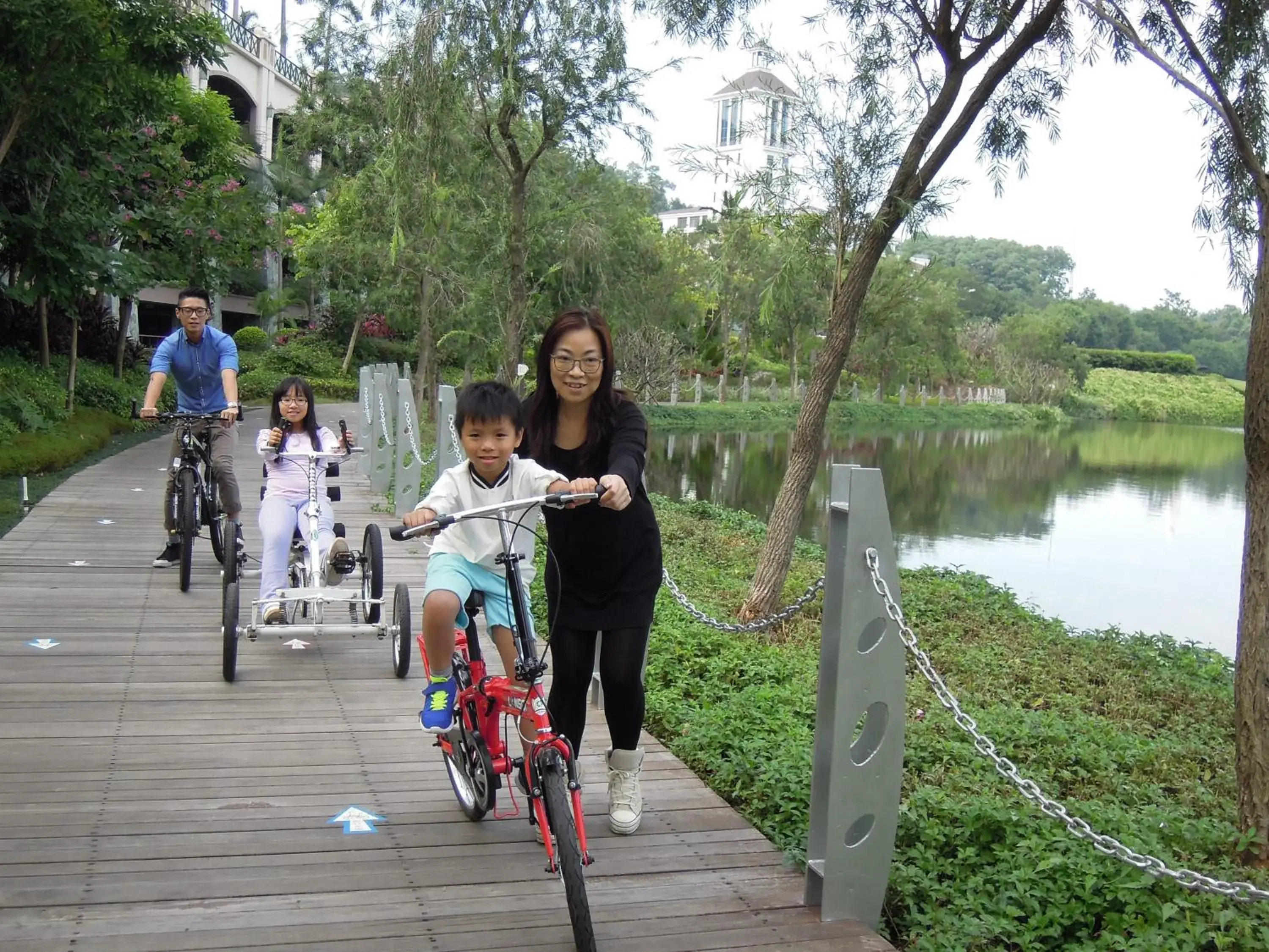 Facade/entrance in Mission Hills Hotel Resorts Dongguan Facade/entrance in Mission Hills Hotel Resorts Dongguan