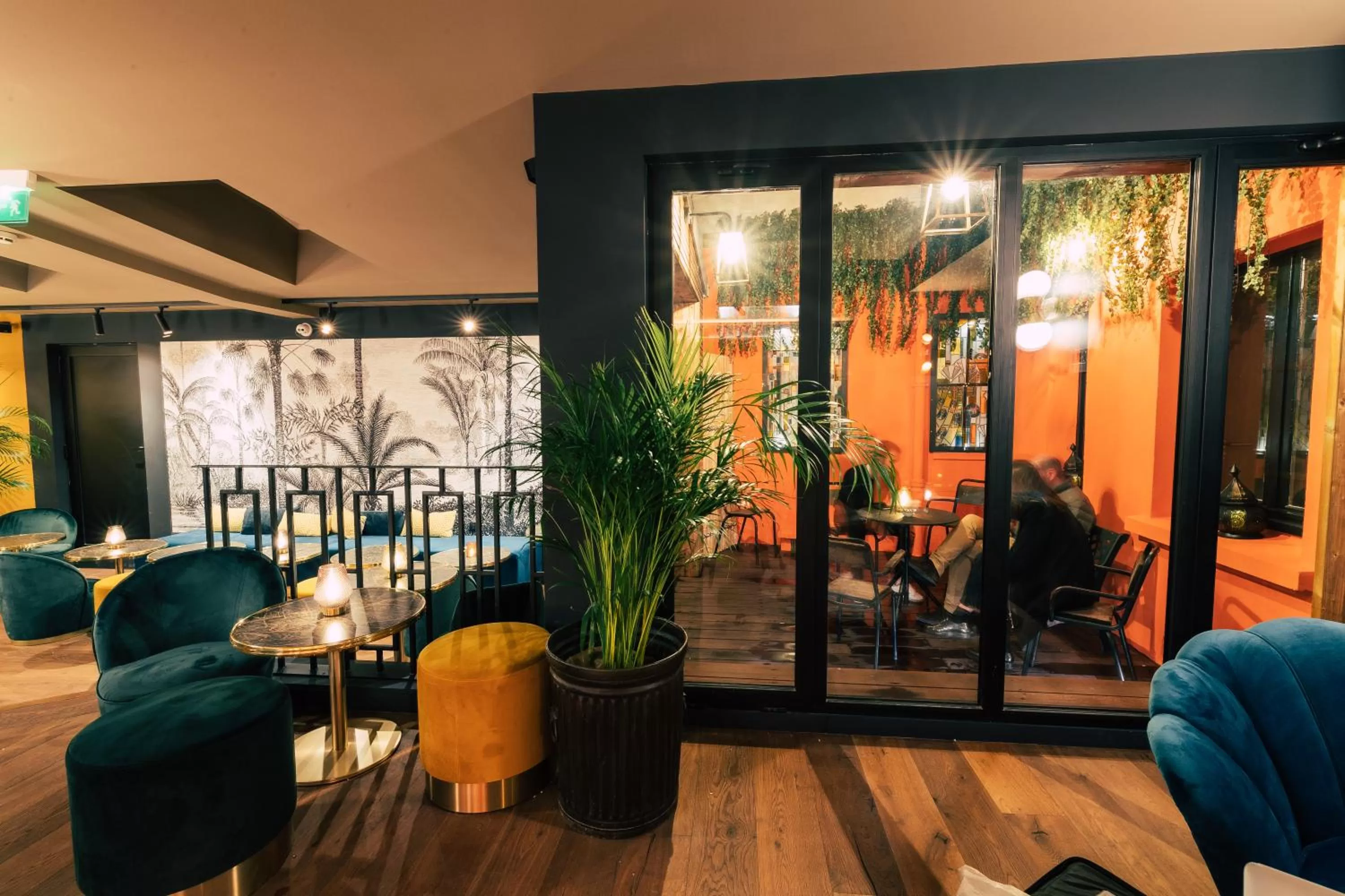 Lounge or bar in Hôtel Saint-Julien