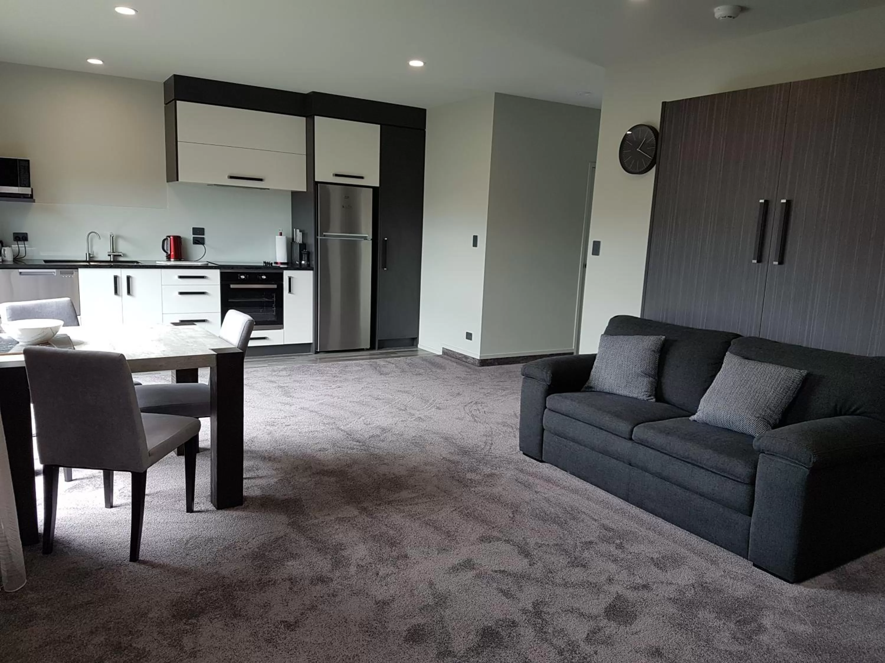 Dining area in Kings On Peace