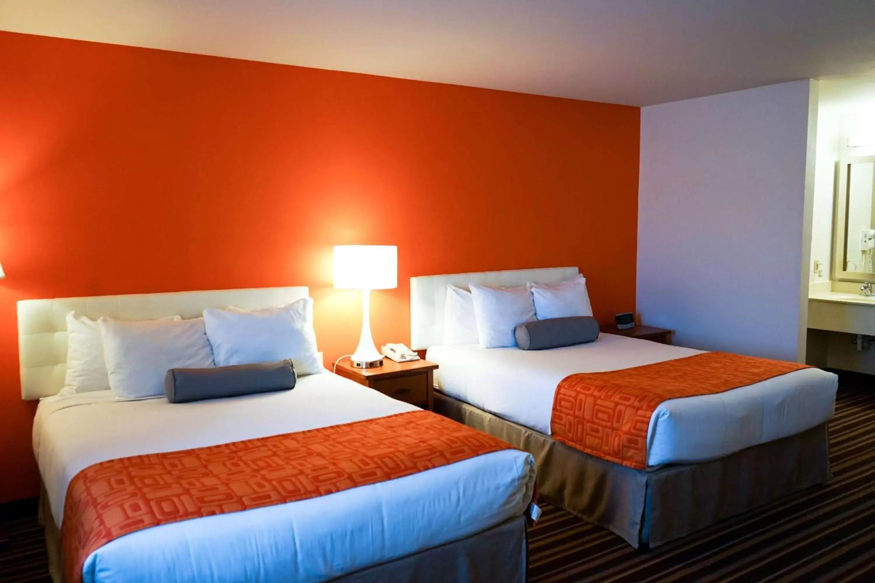 Photo of the whole room, Bed in Howard Johnson by Wyndham Salinas Photo of the whole room, Bed in Howard Johnson by Wyndham Salinas