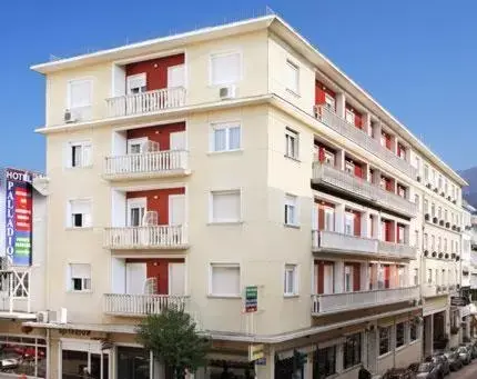 Facade/entrance in Palladion Hotel