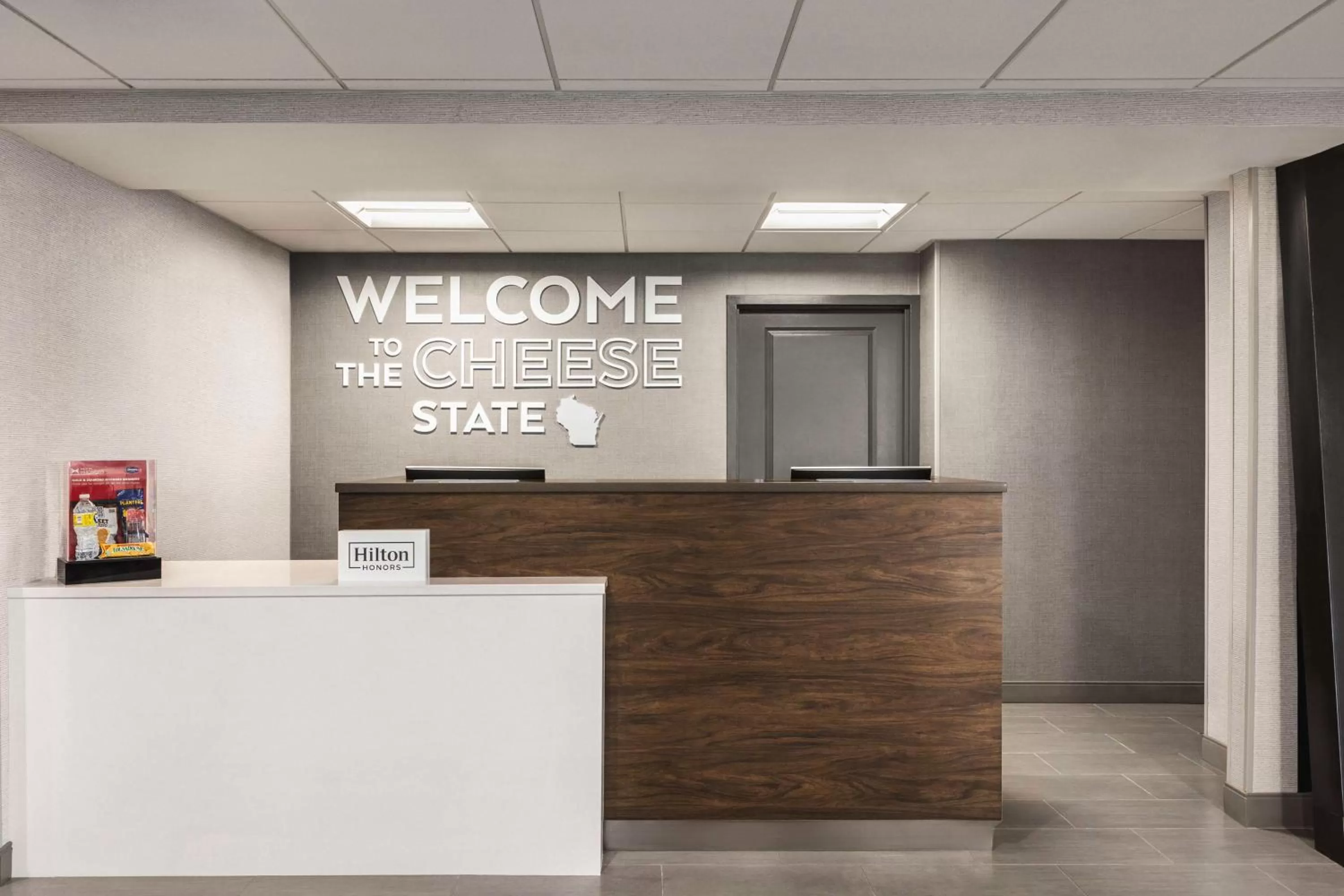 Lobby or reception in Hampton Inn Milwaukee Brookfield