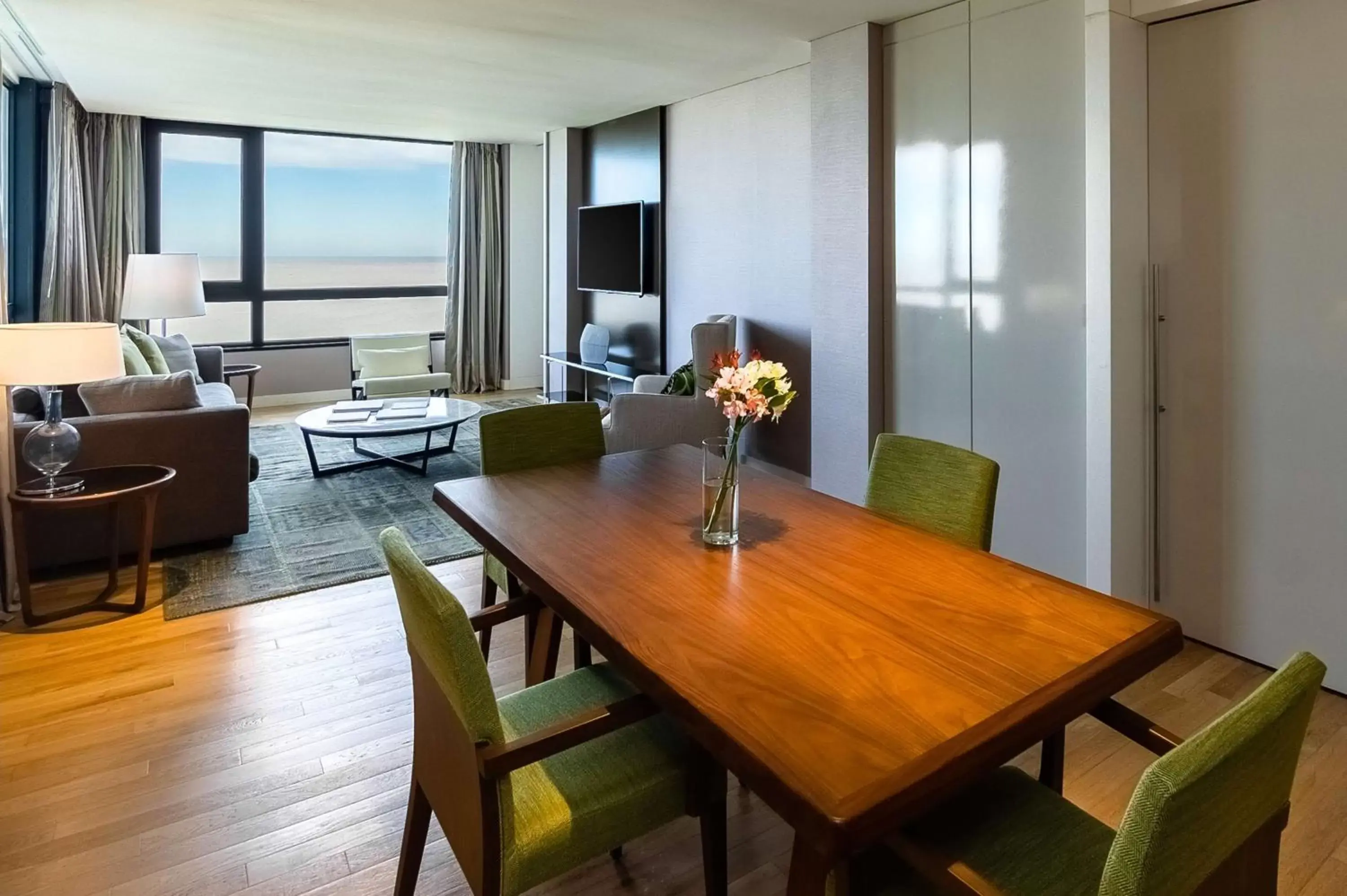 Photo of the whole room, Dining Area in Hyatt Centric Montevideo