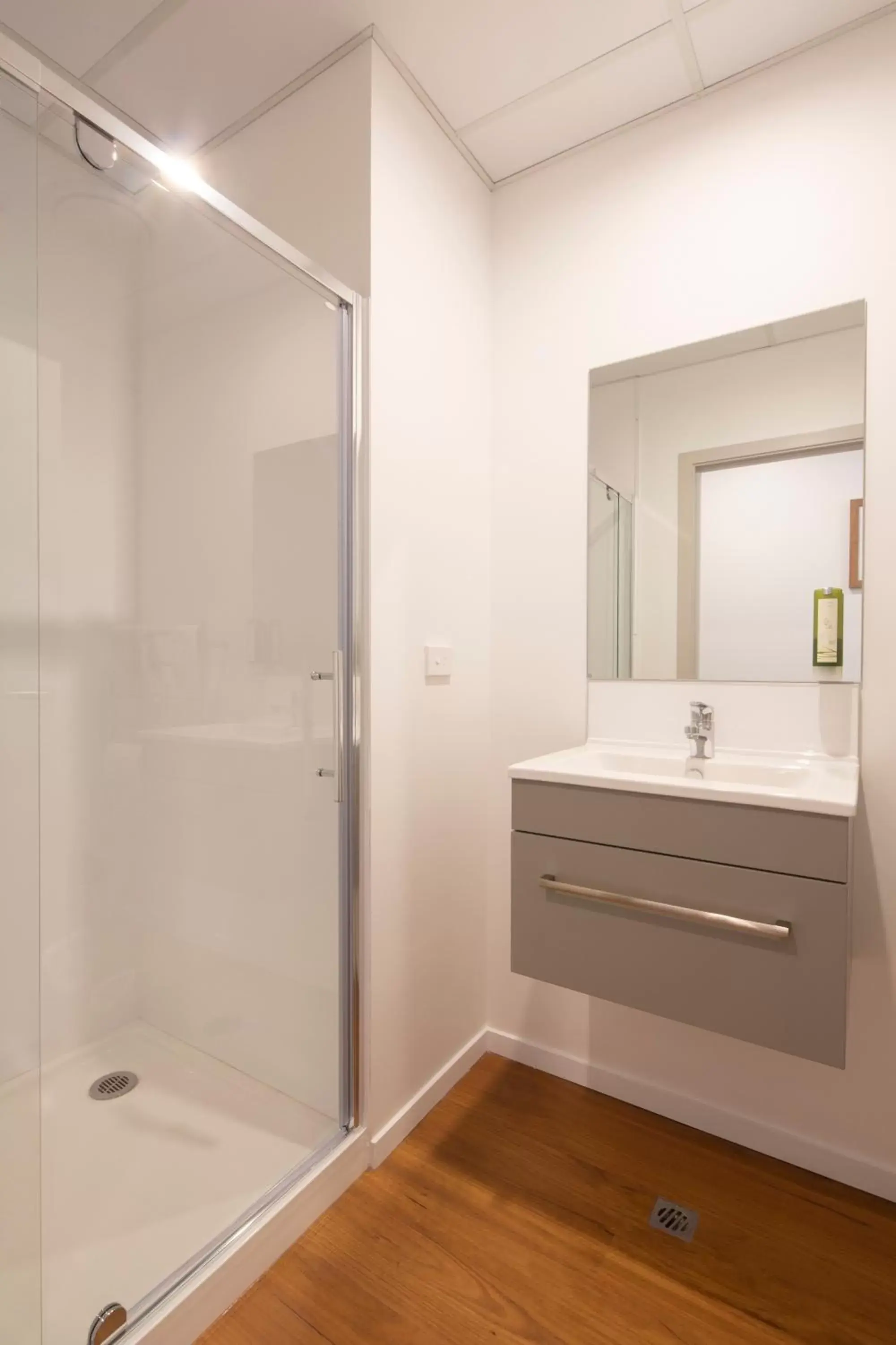 Bathroom in Wyndham Garden Remarkables Park Queenstown Bathroom in Wyndham Garden Remarkables Park Queenstown