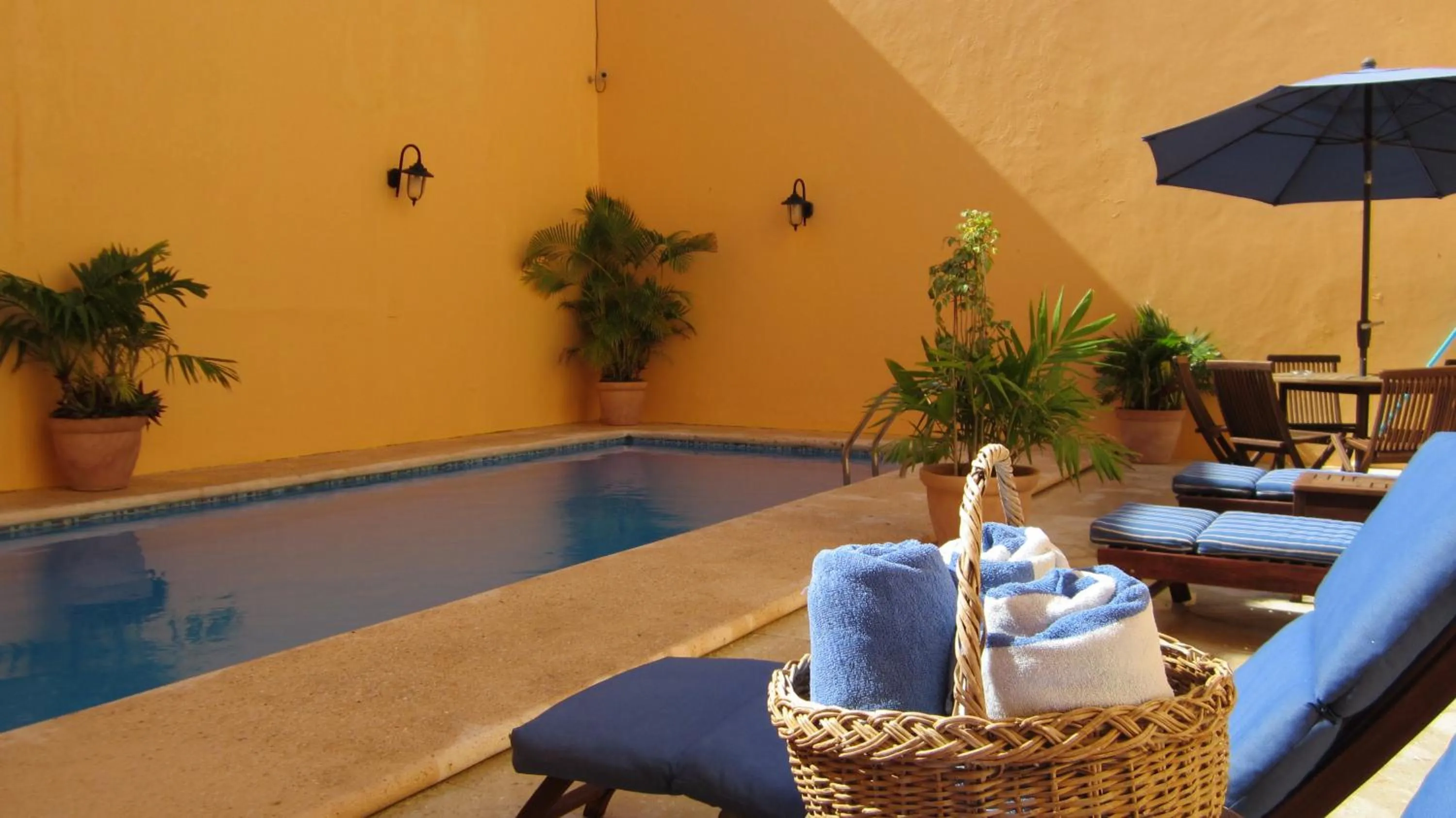 Swimming pool in Castelmar Hotel