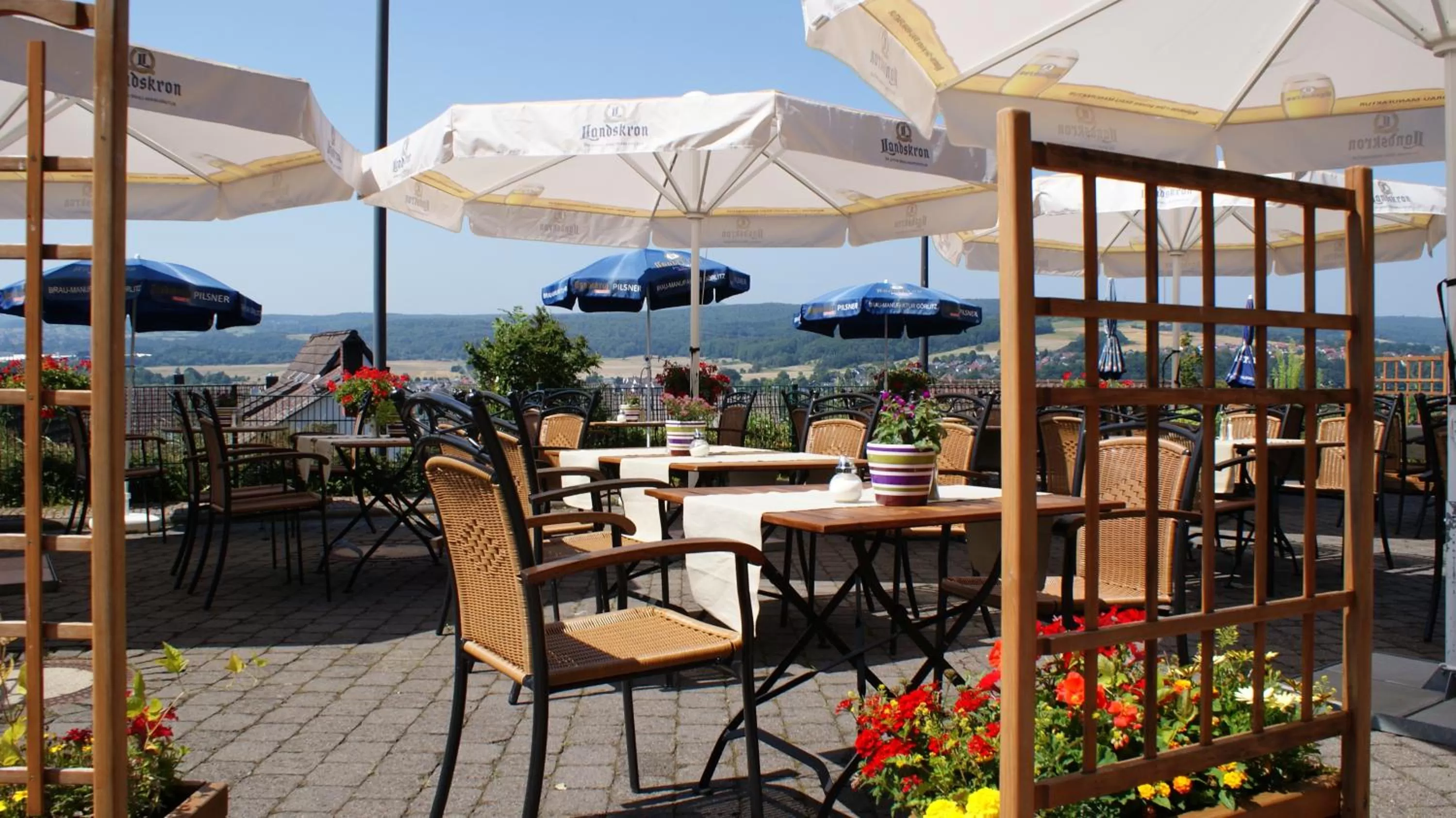 Restaurant/places to eat in Burghotel Staufenberg