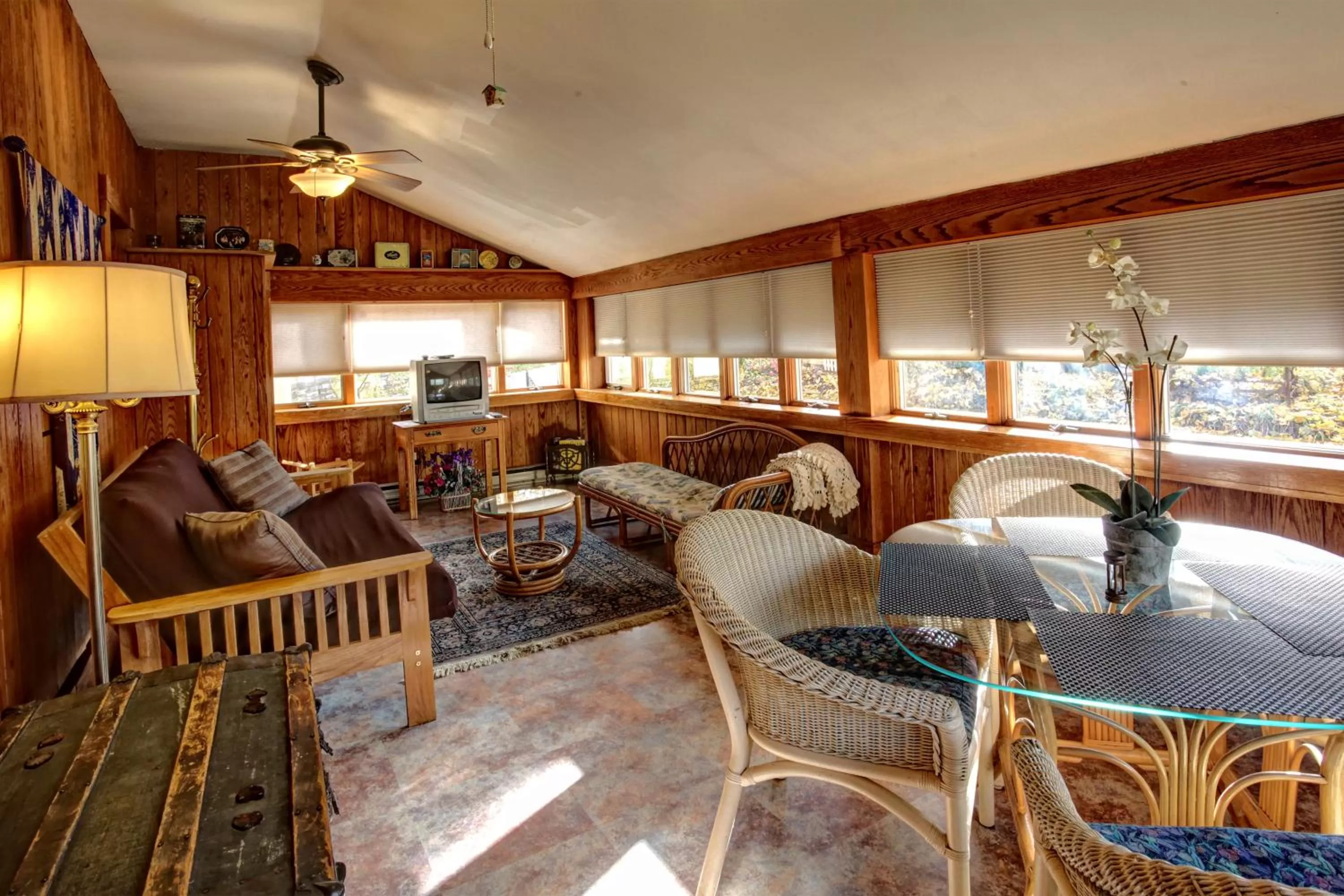 Bed in The Queen, A Victorian Bed & Breakfast