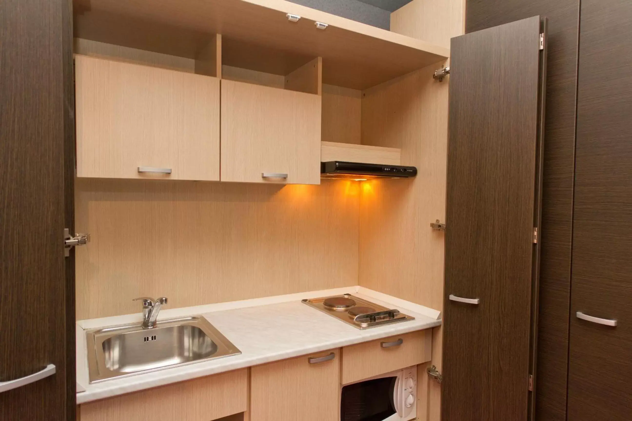 Kitchen or kitchenette, Kitchen/Kitchenette in Residence & Suites