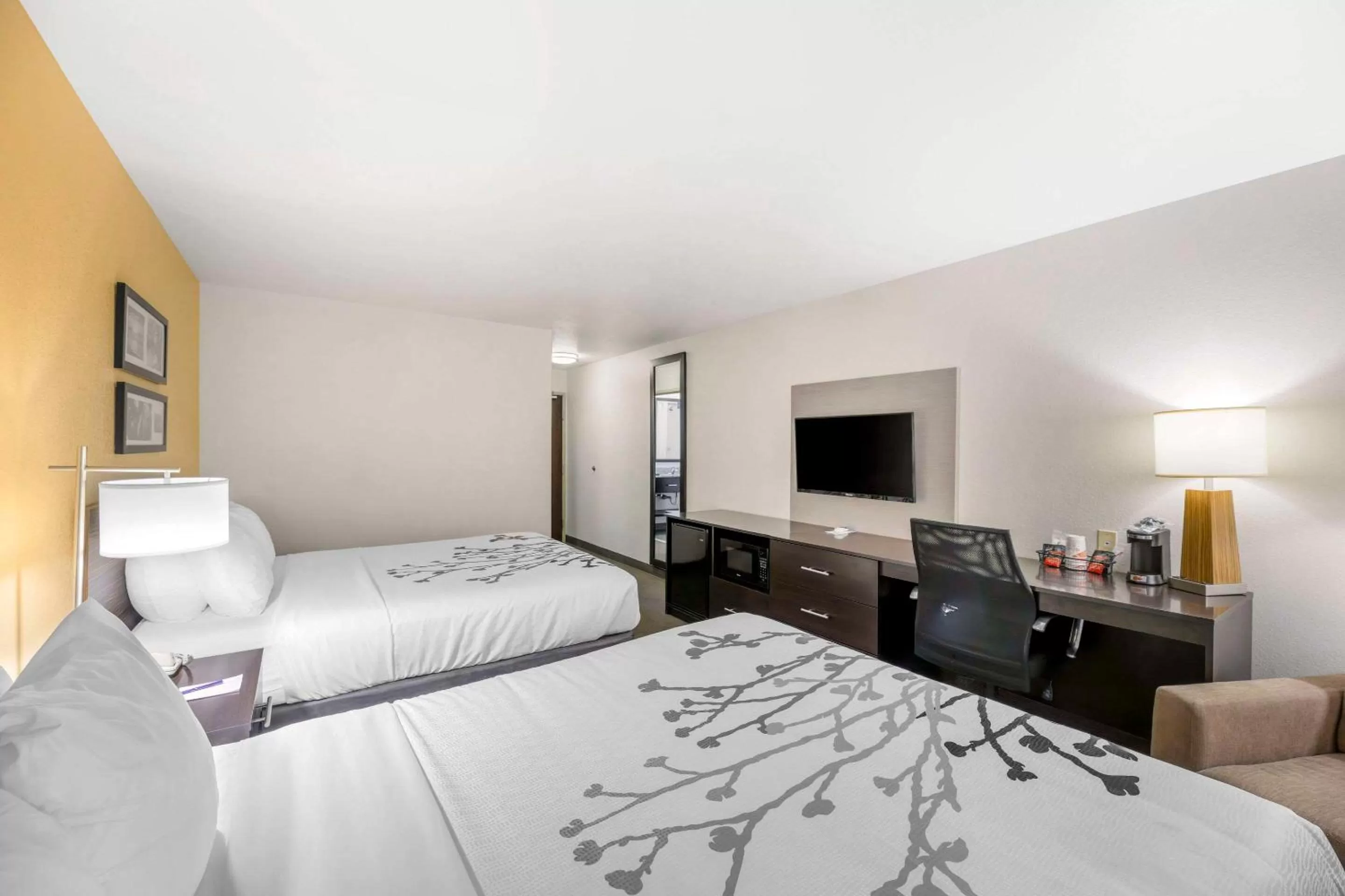 Bedroom, Bed in Sleep Inn & Suites Carlsbad Caverns Area