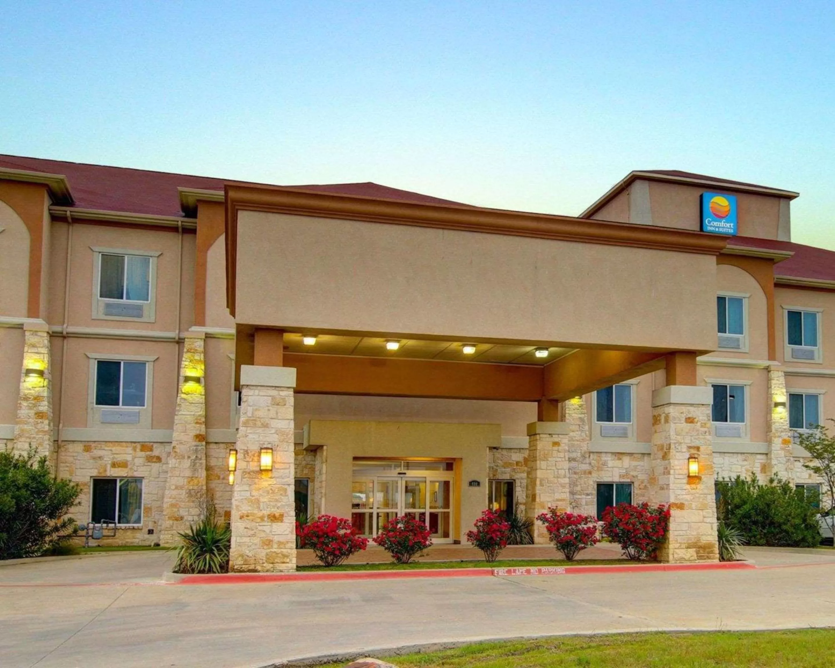 Property building in Comfort Inn & Suites Alvarado