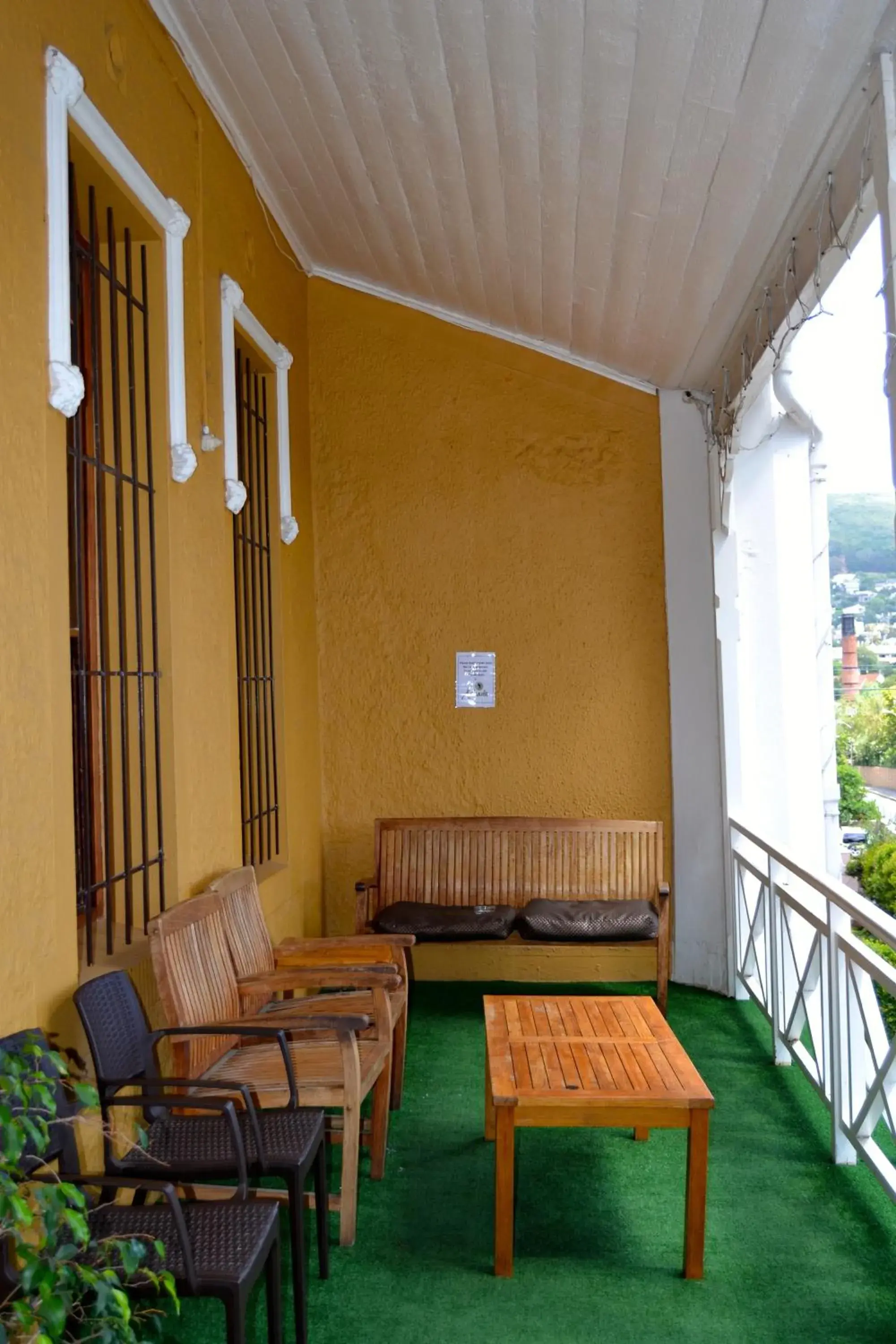 Balcony/Terrace, Seating Area in Ashanti Lodge Backpackers