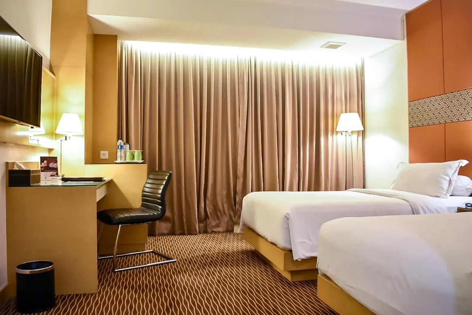 Bed in All Sedayu Hotel Kelapa Gading