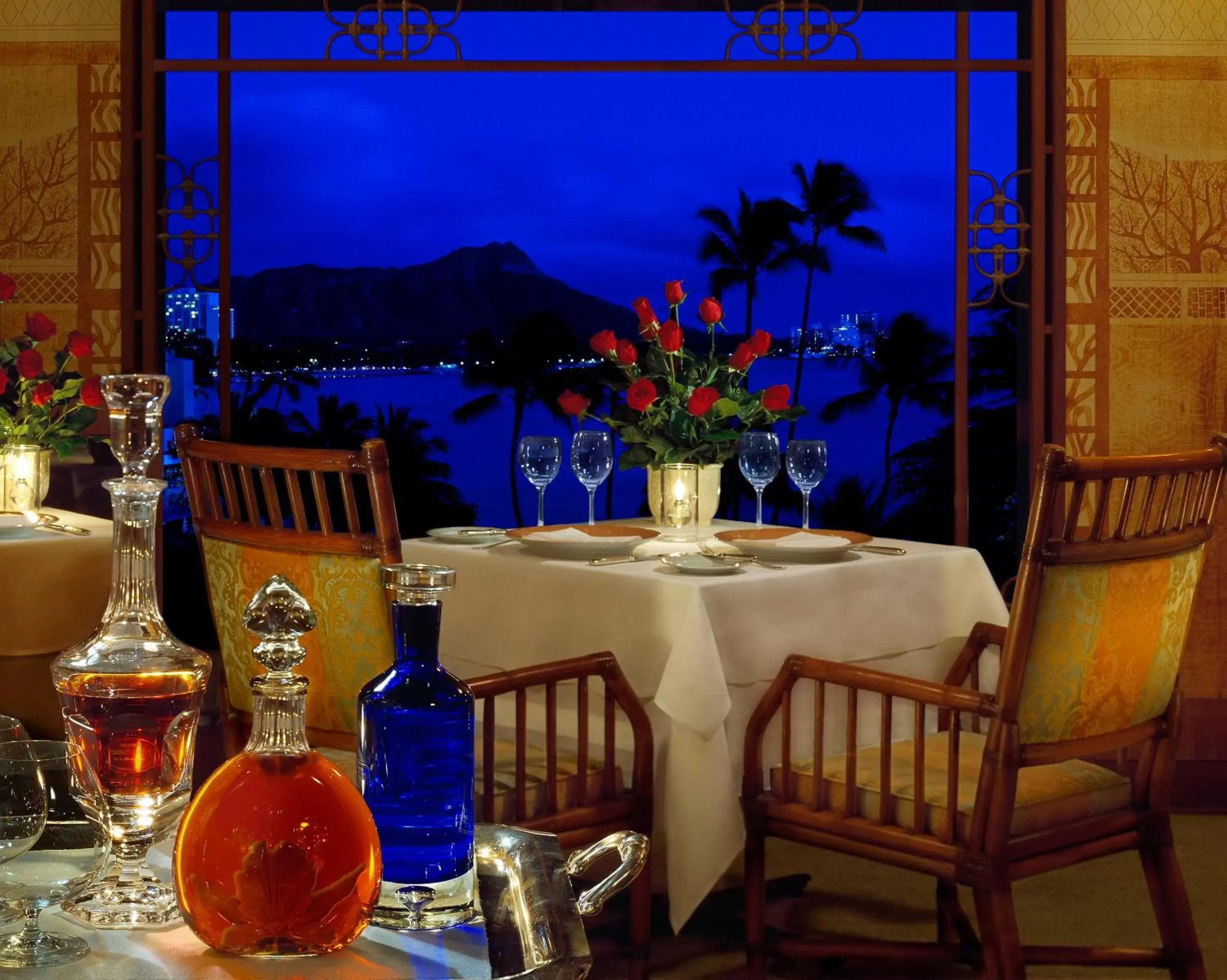 Restaurant/places to eat in Halekulani