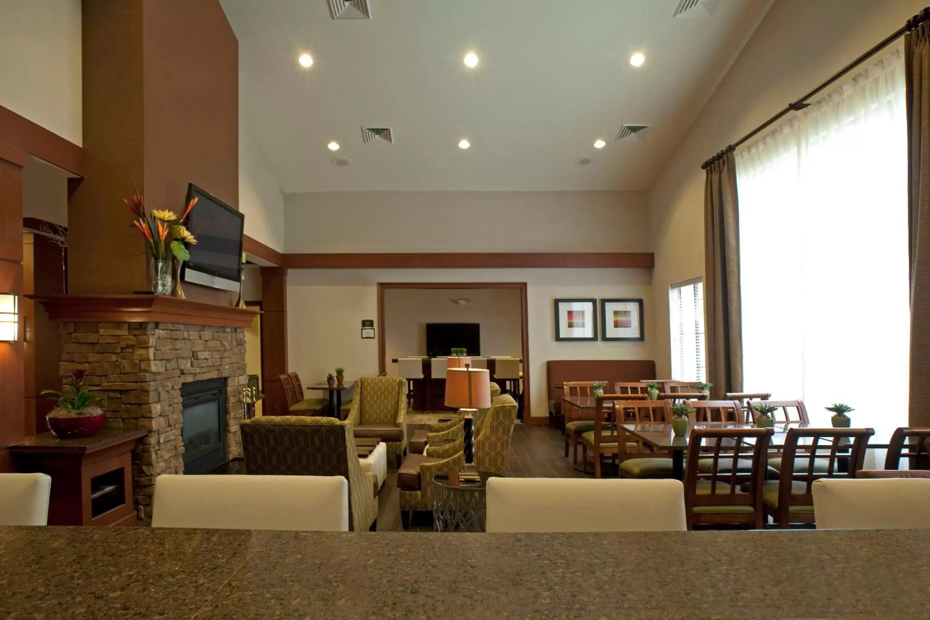 Property building, Restaurant/Places to Eat in Staybridge Suites Chantilly Dulles Airport, an IHG Hotel